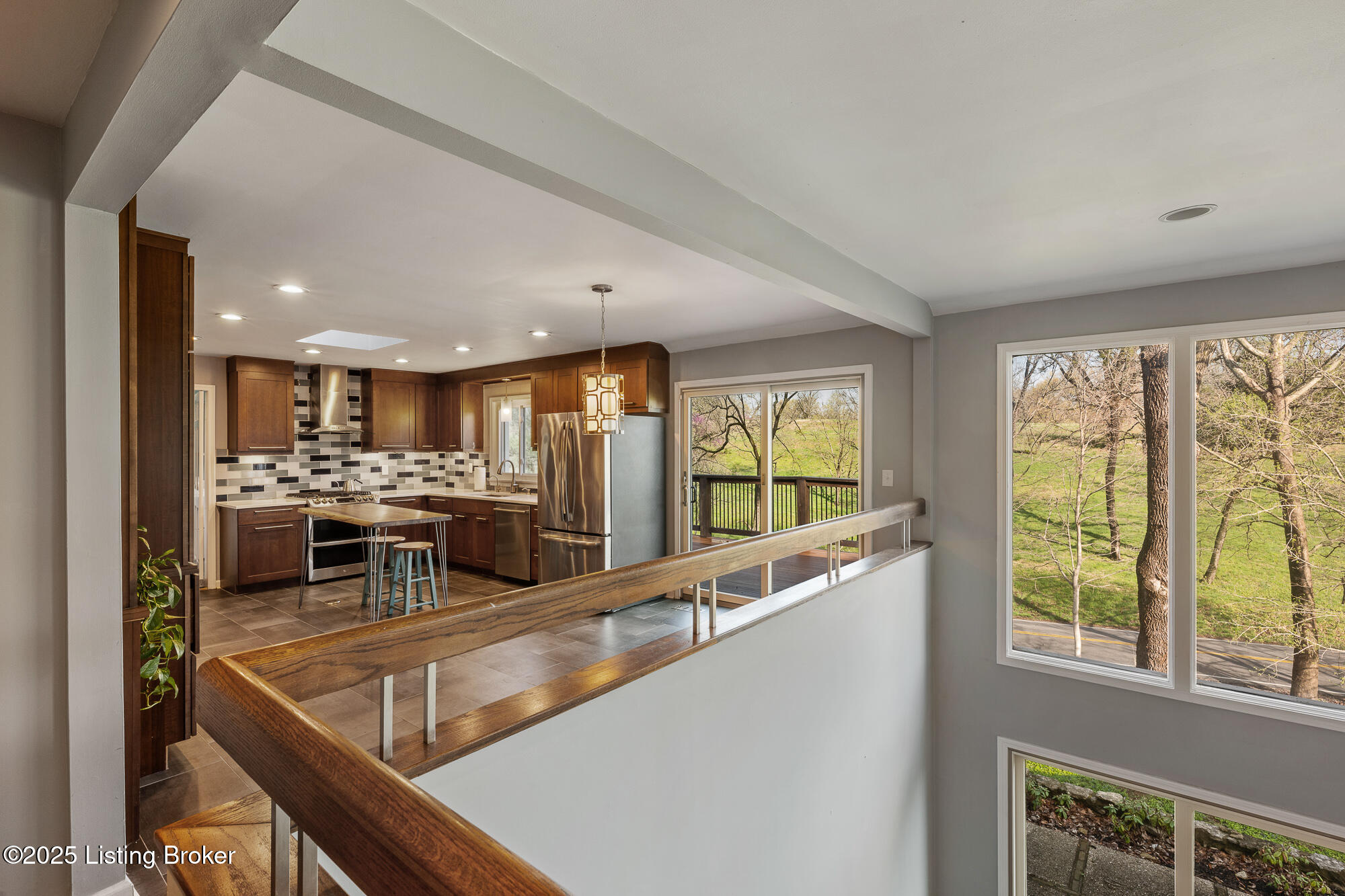 1140 Rostrevor Cir