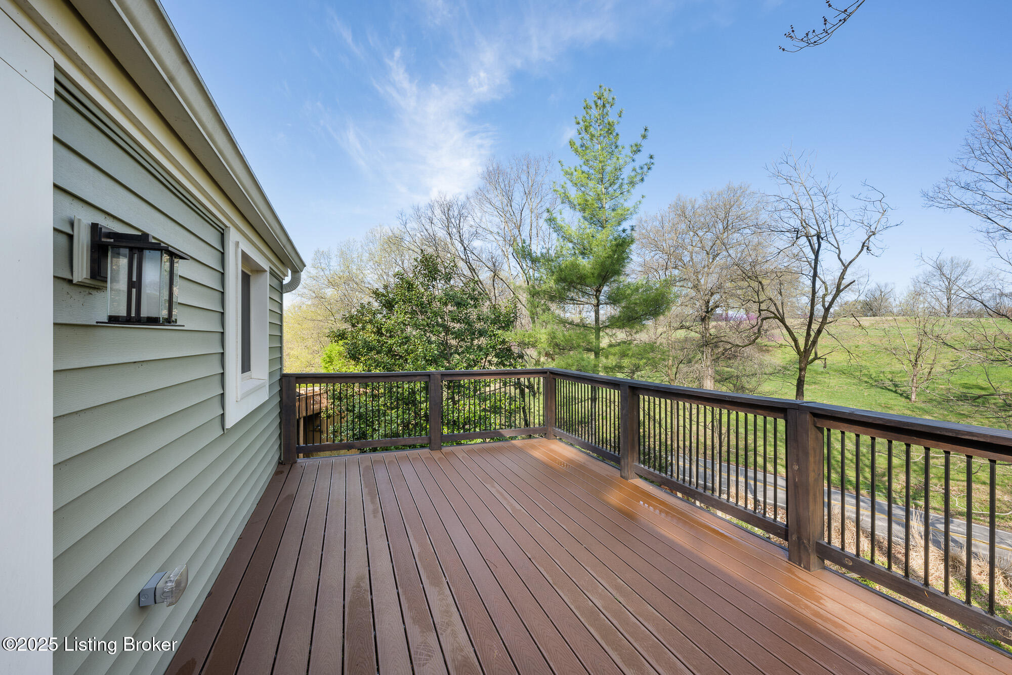 1140 Rostrevor Cir