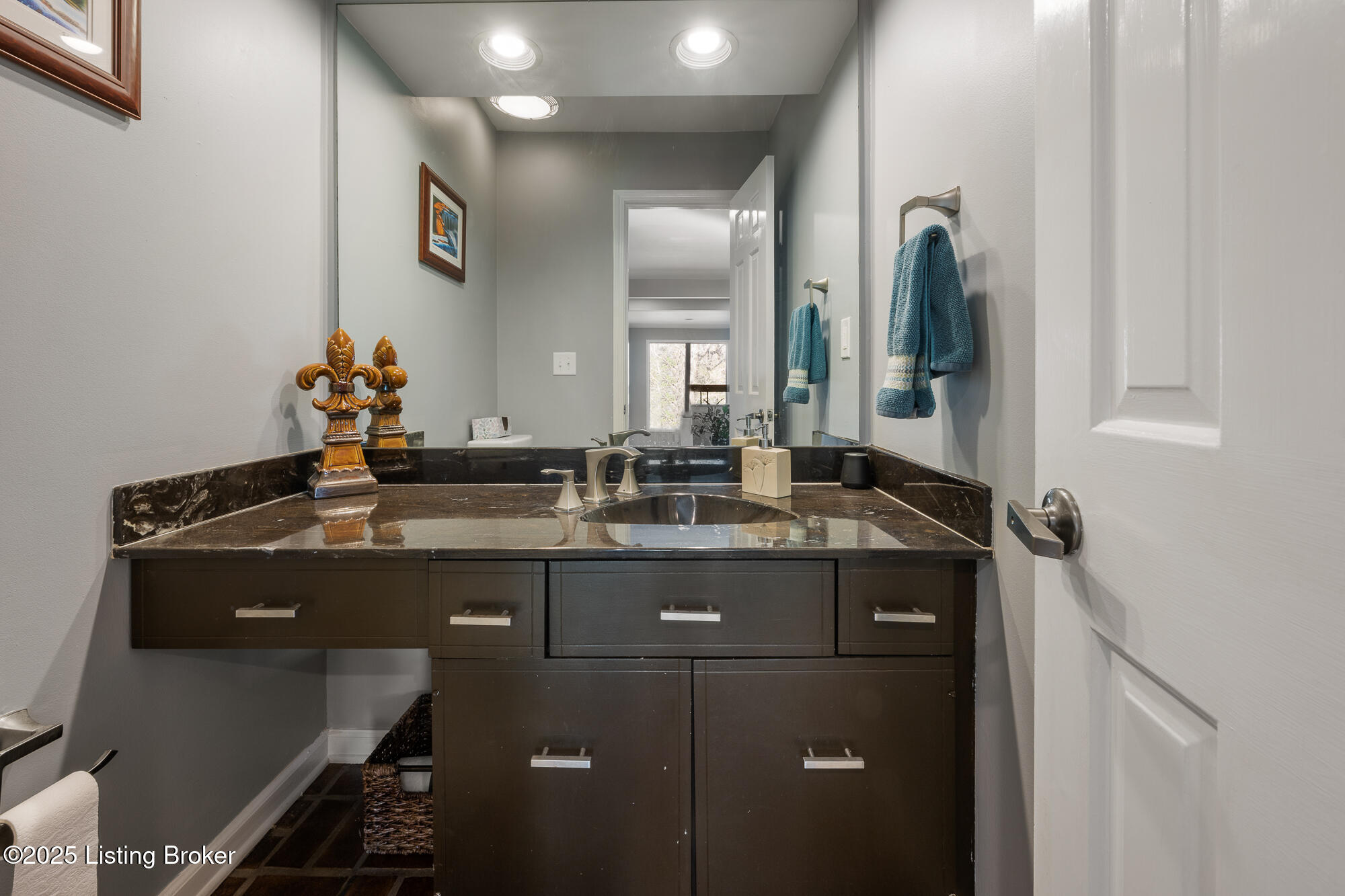 1140 Rostrevor Cir