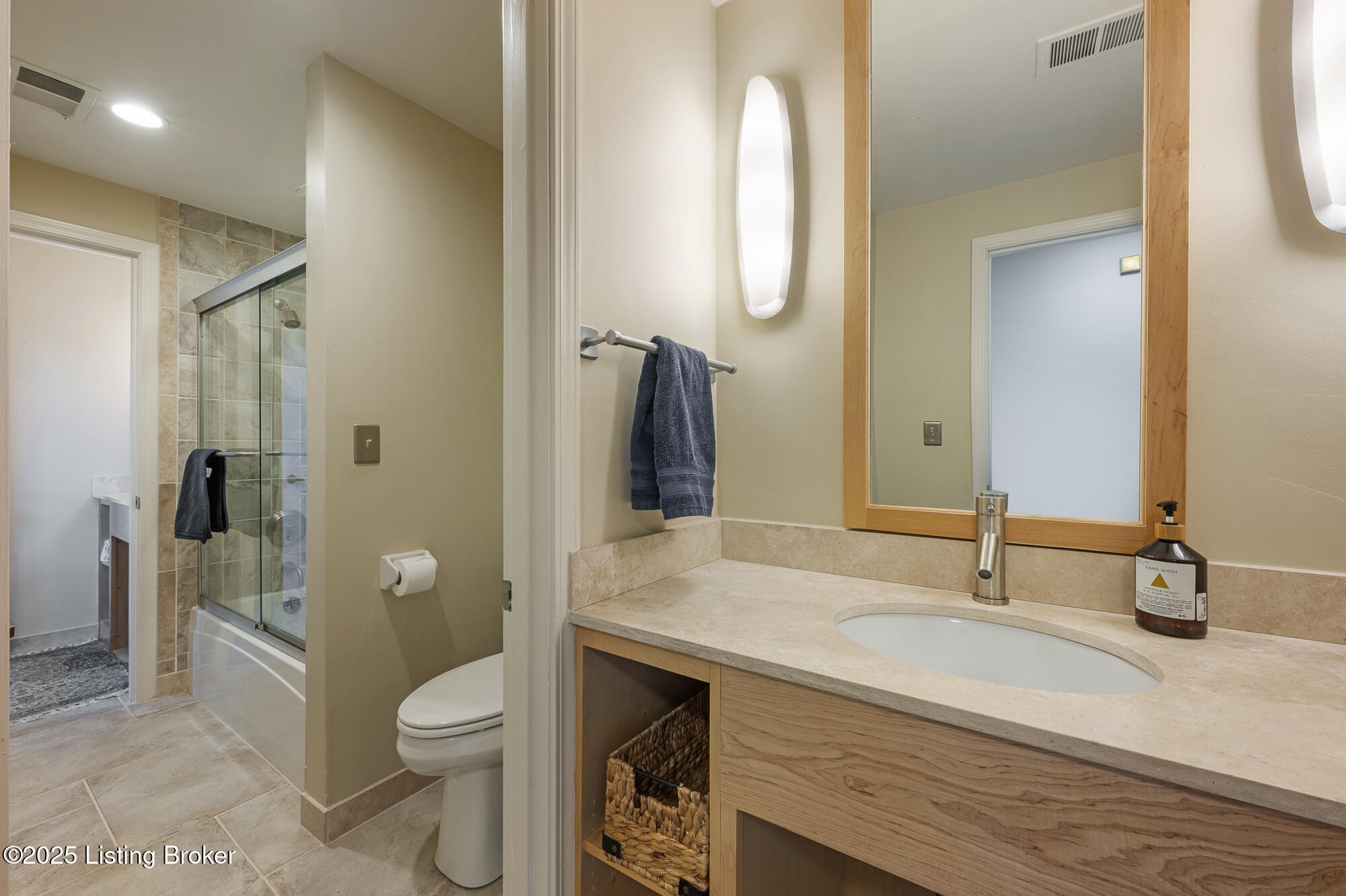 1140 Rostrevor Cir