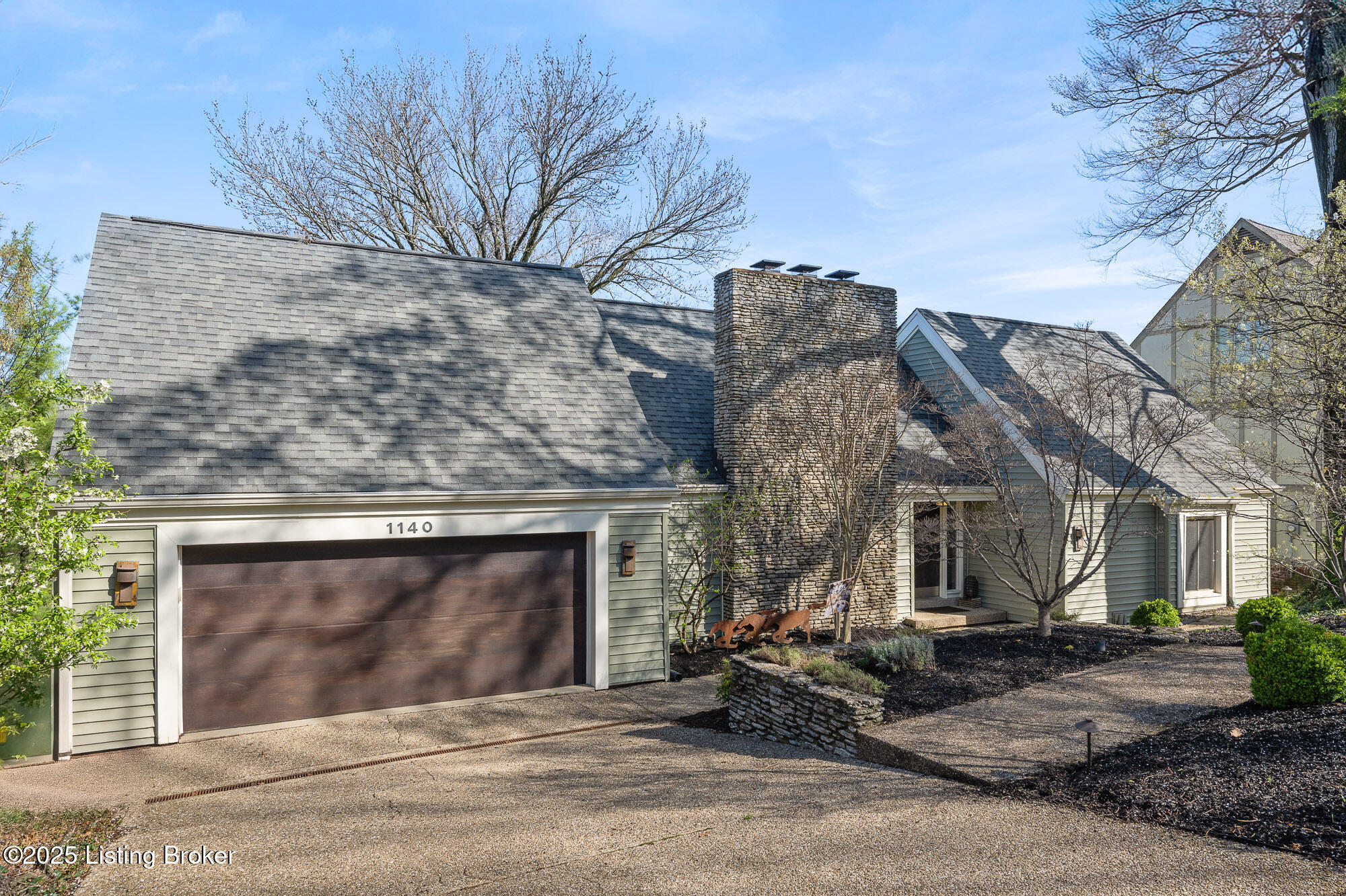 1140 Rostrevor Cir