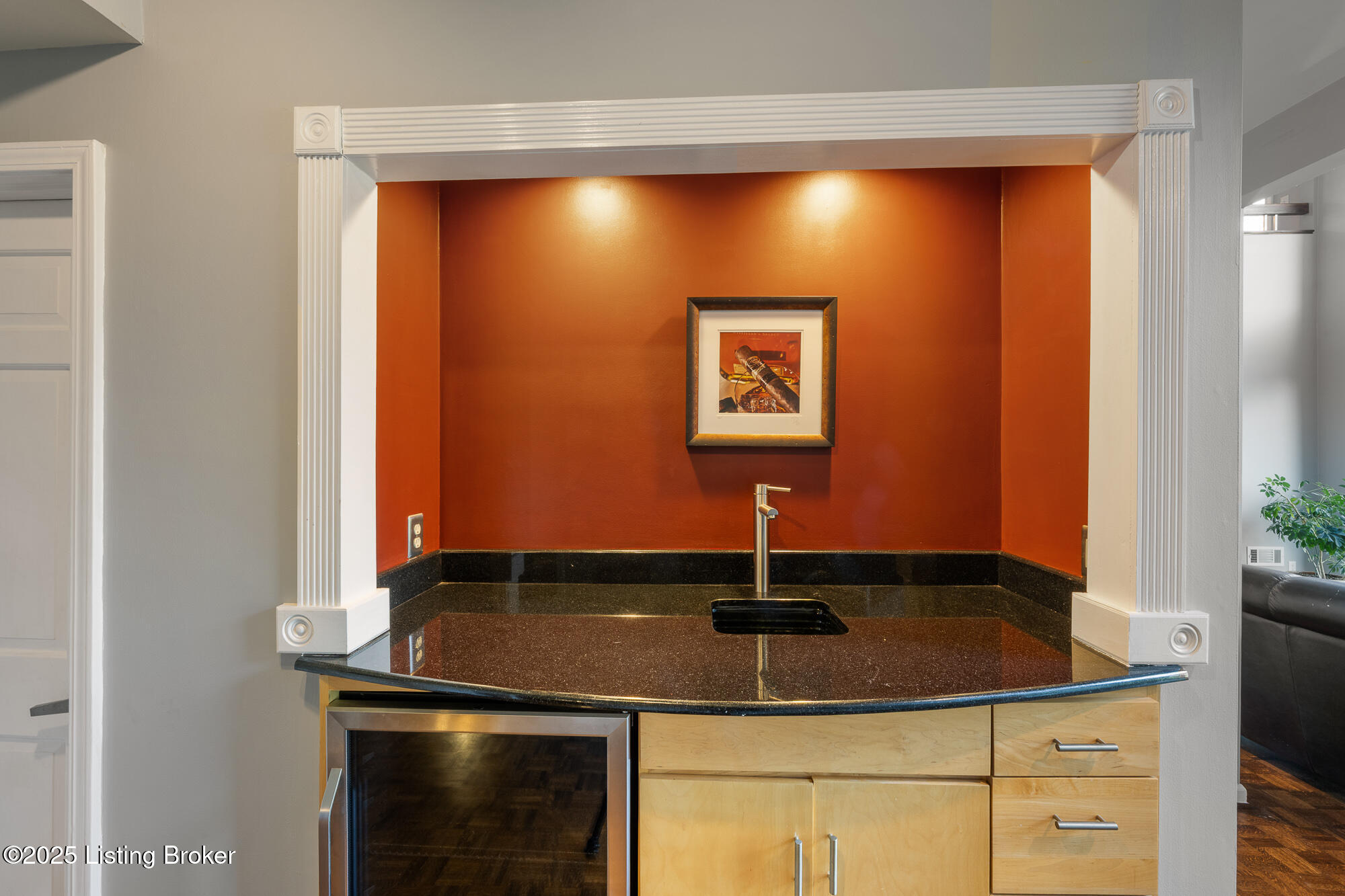 1140 Rostrevor Cir