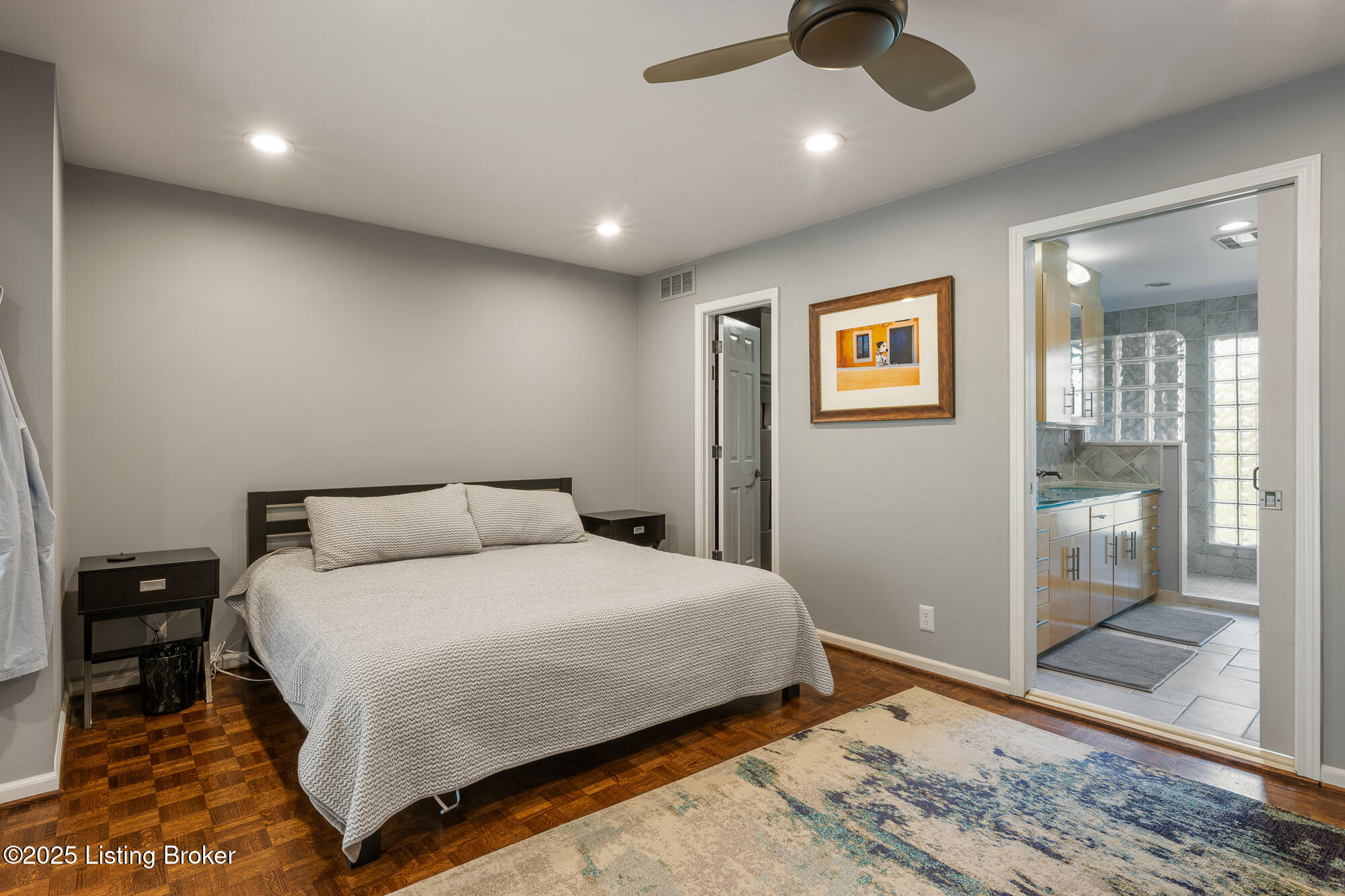 1140 Rostrevor Cir