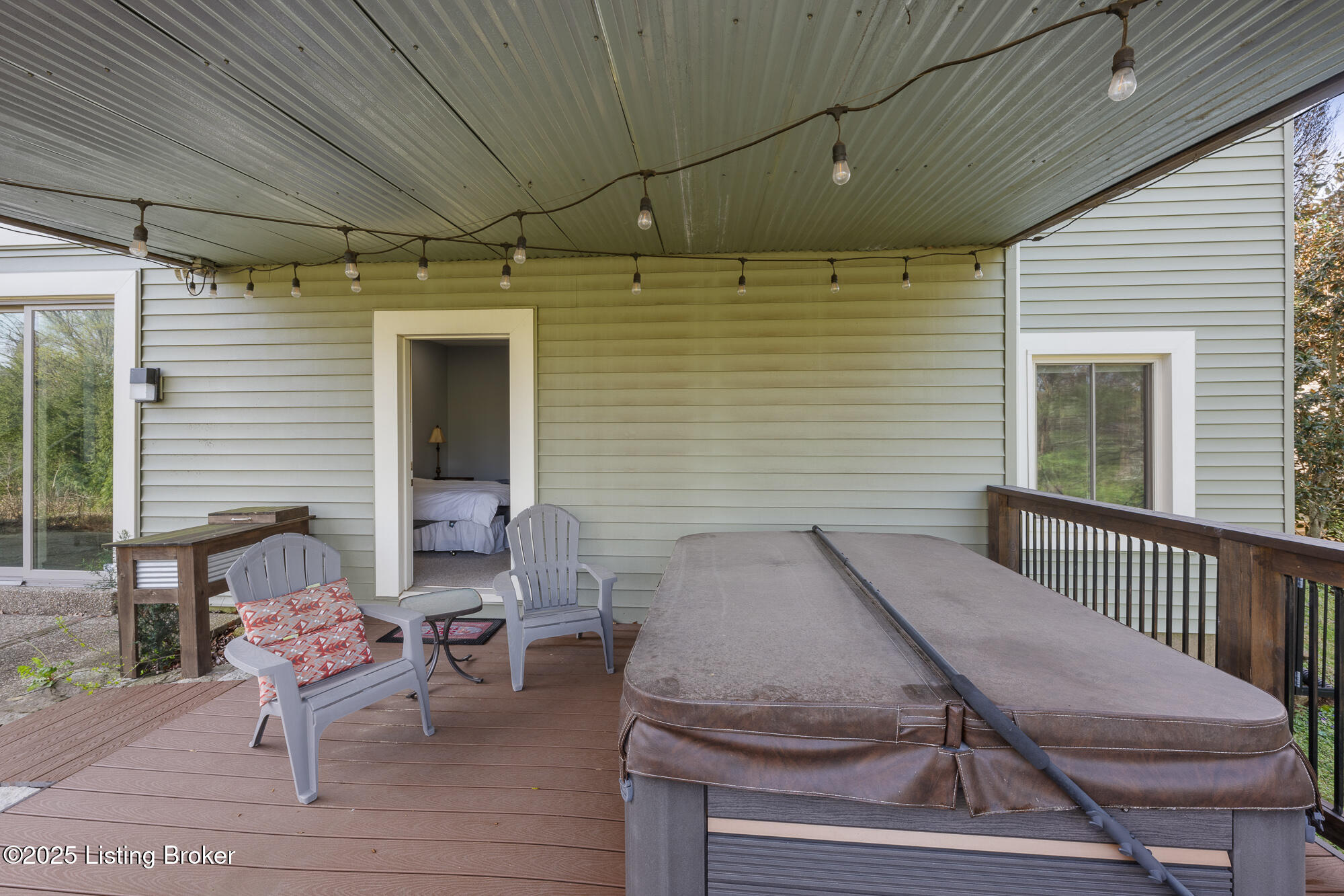 1140 Rostrevor Cir