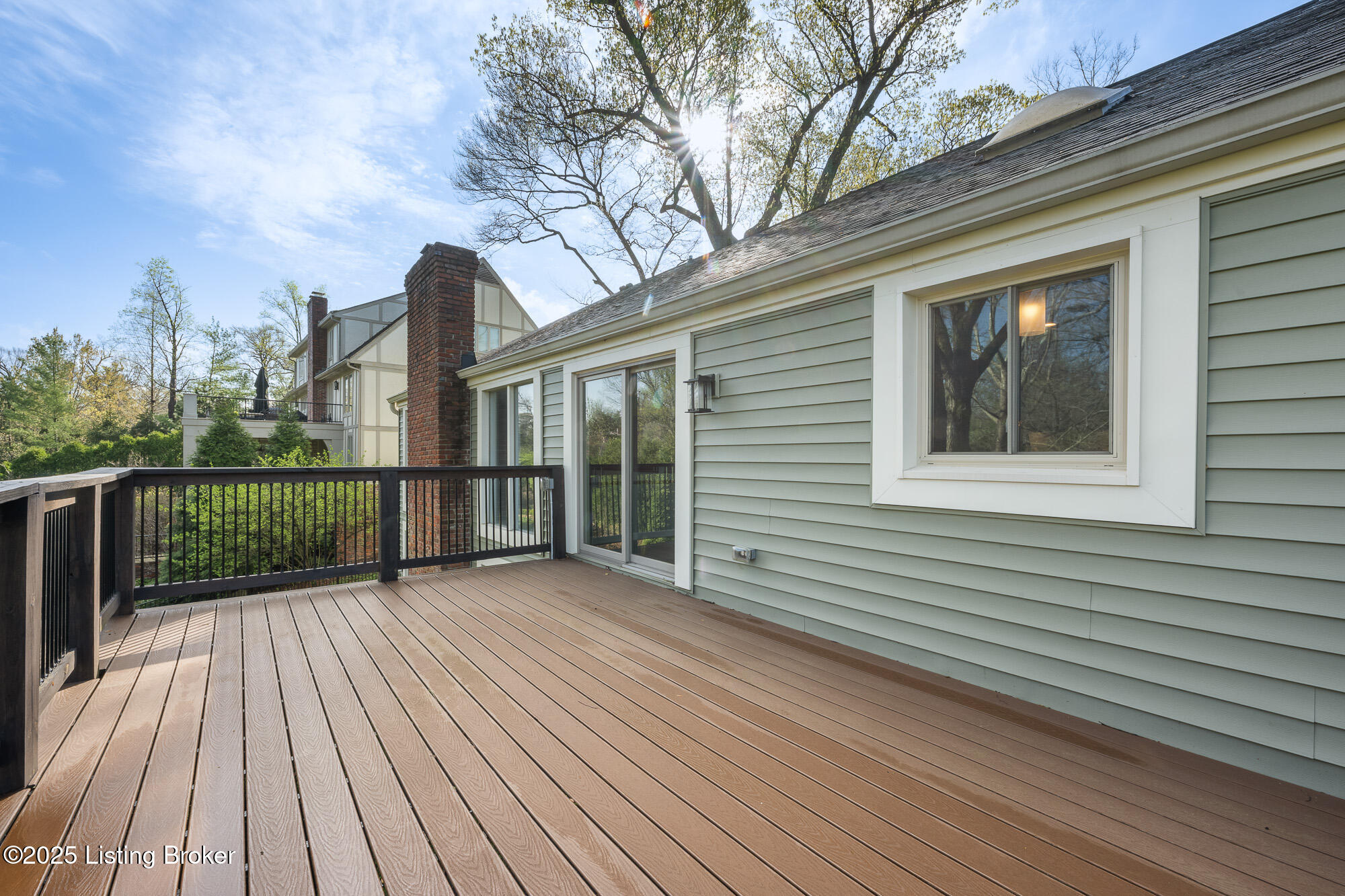 1140 Rostrevor Cir