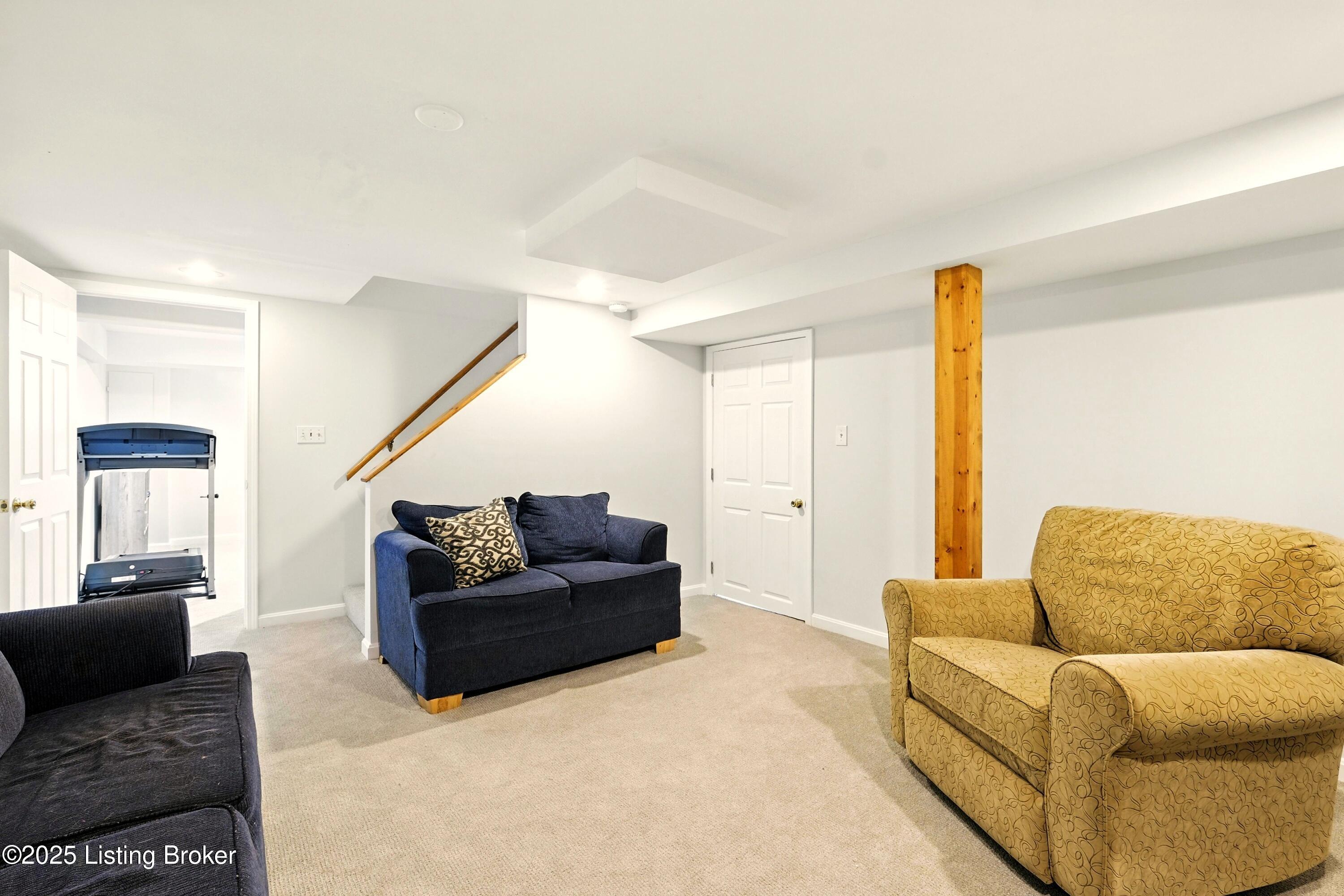 3307 Pineneedle Ln