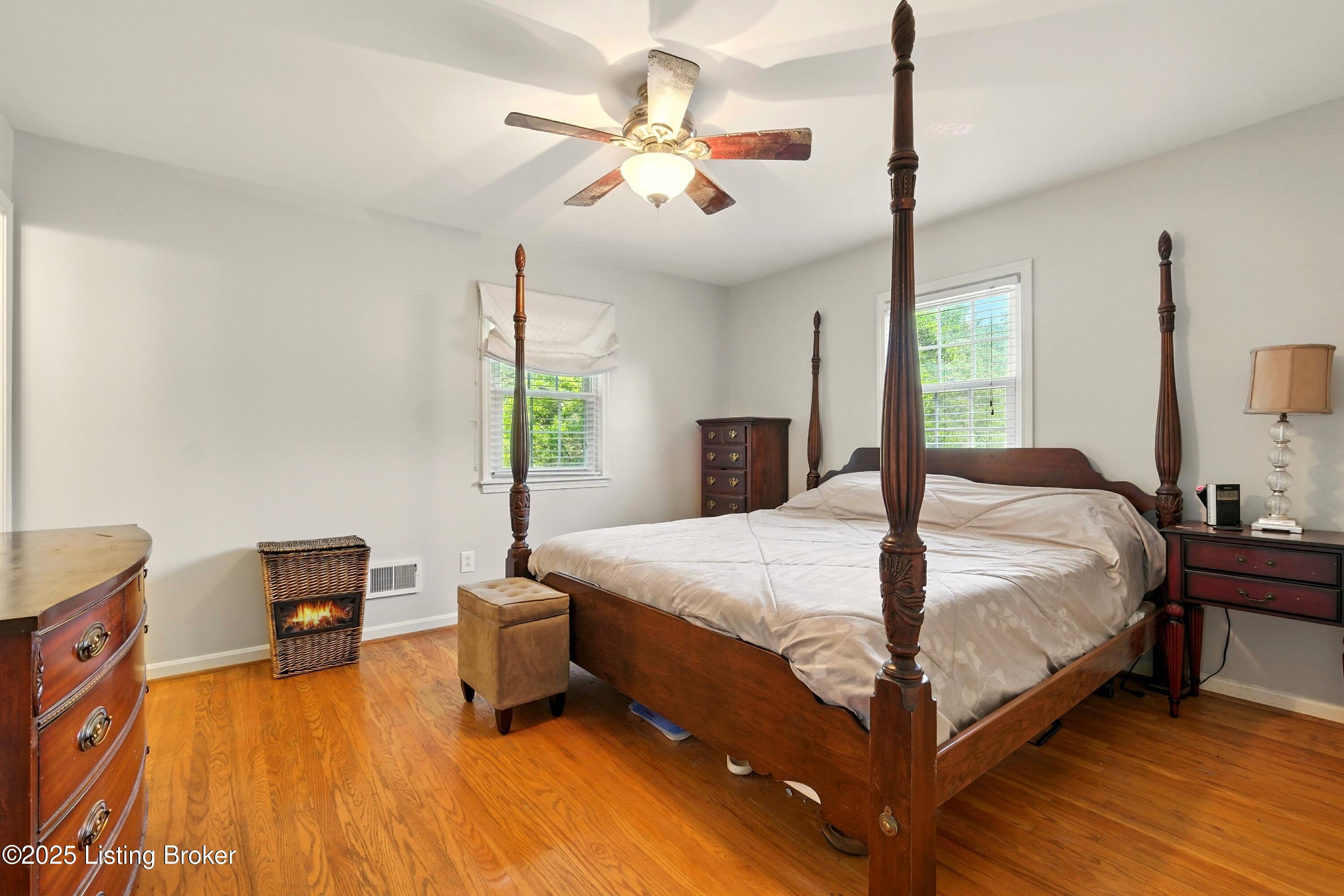3307 Pineneedle Ln