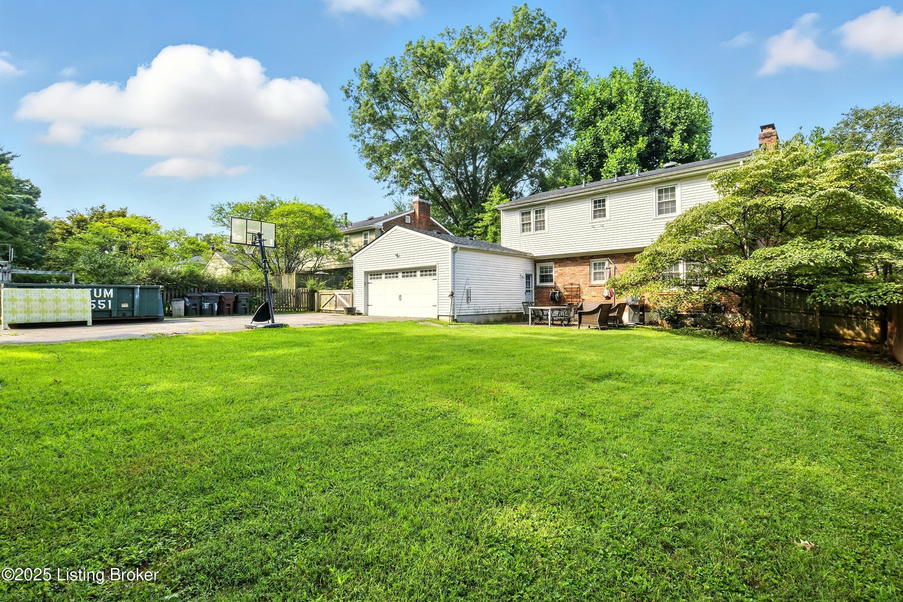 3307 Pineneedle Ln