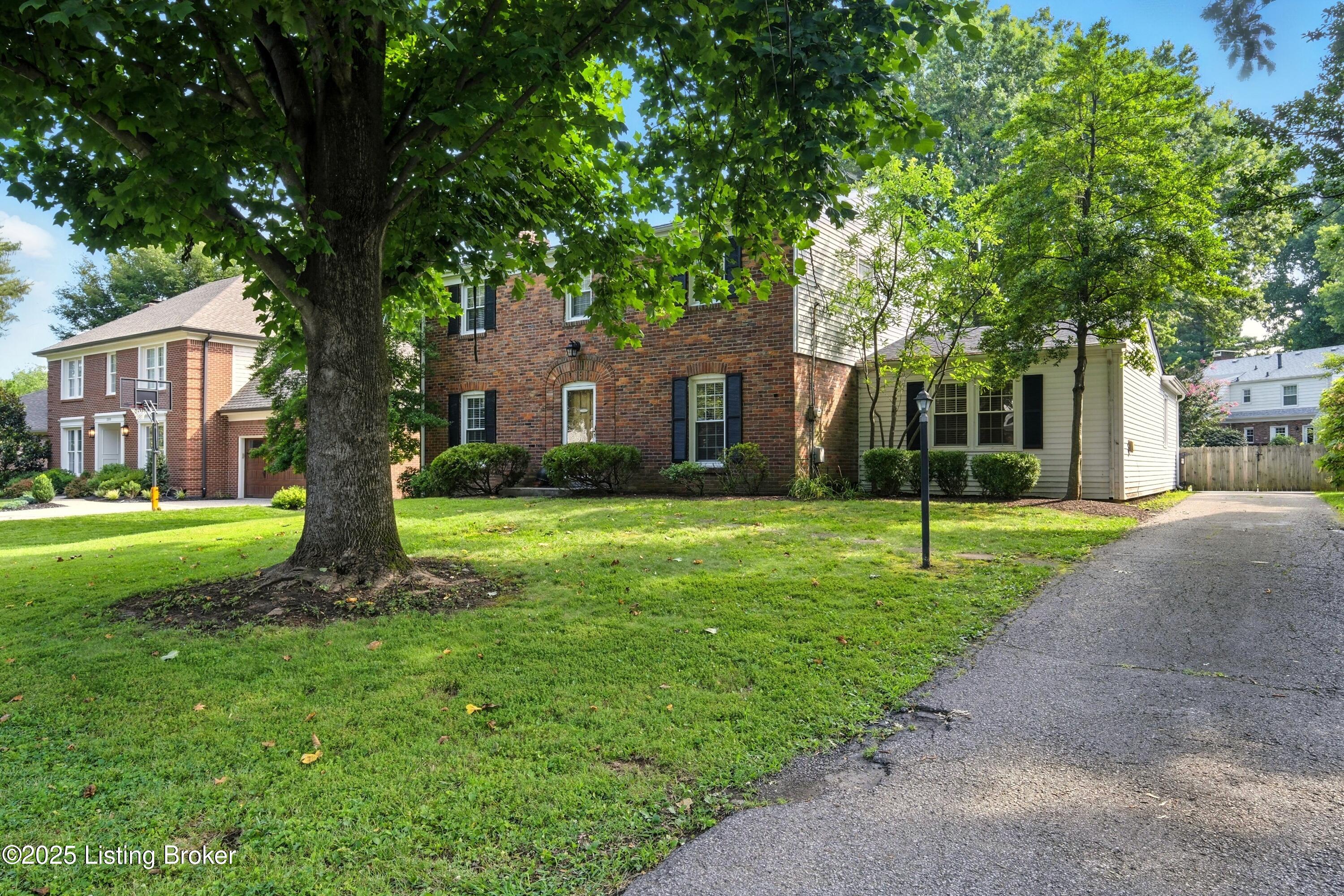 3307 Pineneedle Ln