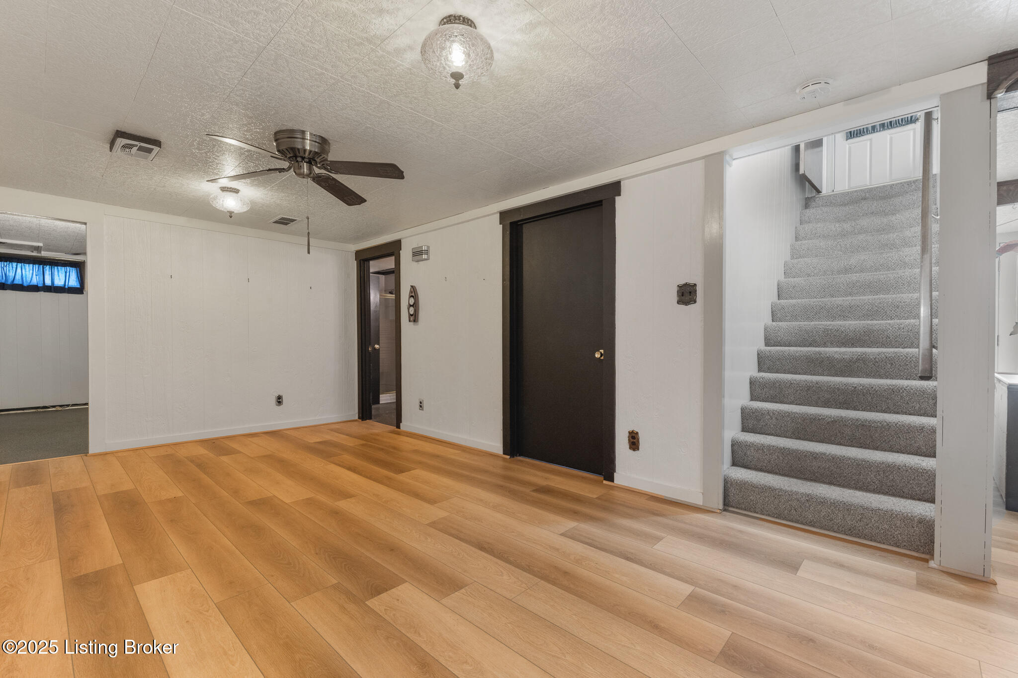 5802 Whispering Hills Blvd