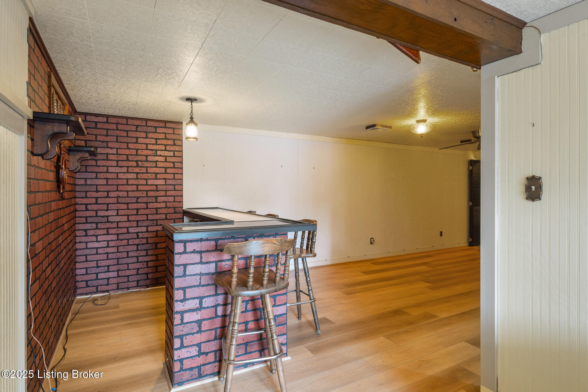 5802 Whispering Hills Blvd