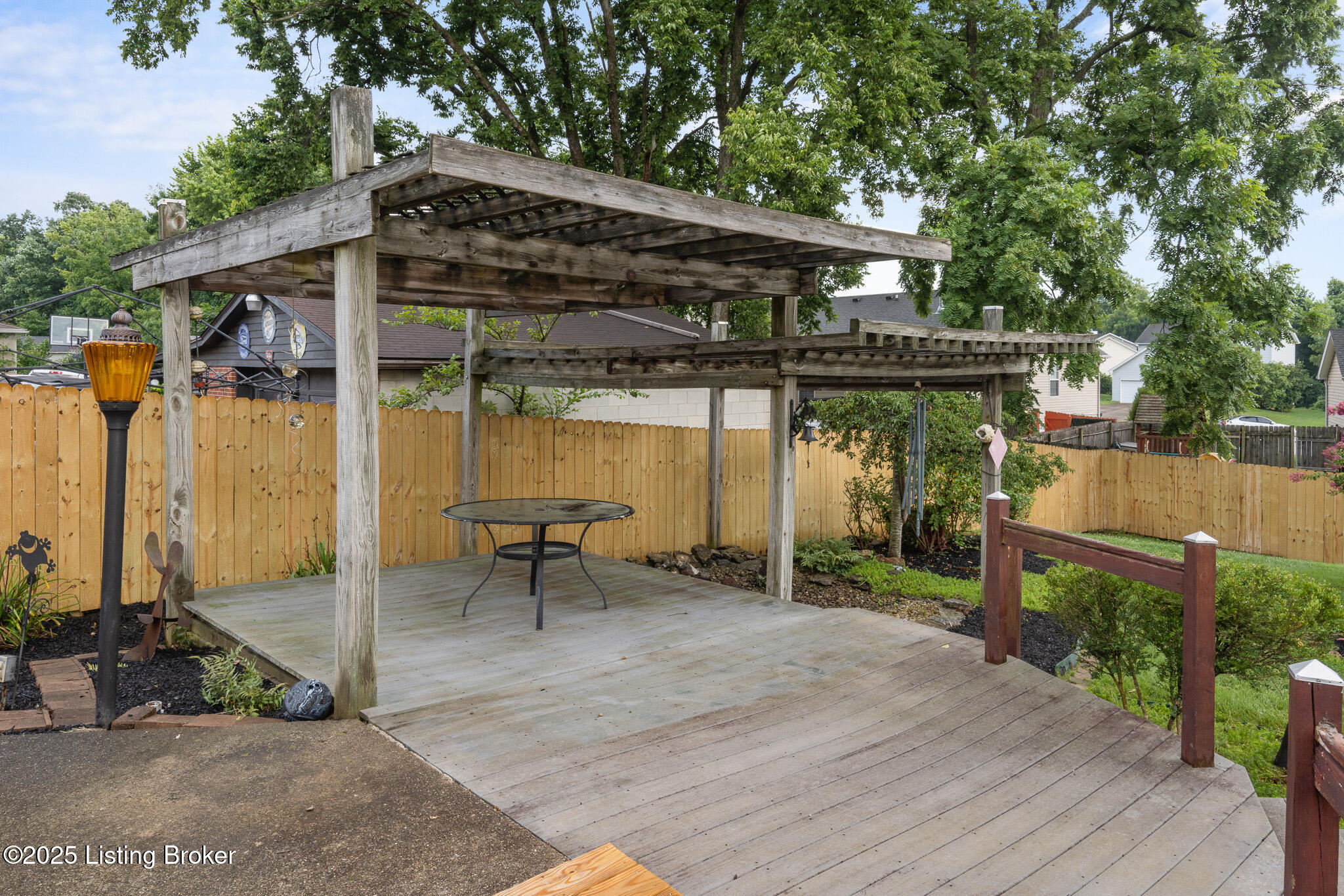 5802 Whispering Hills Blvd