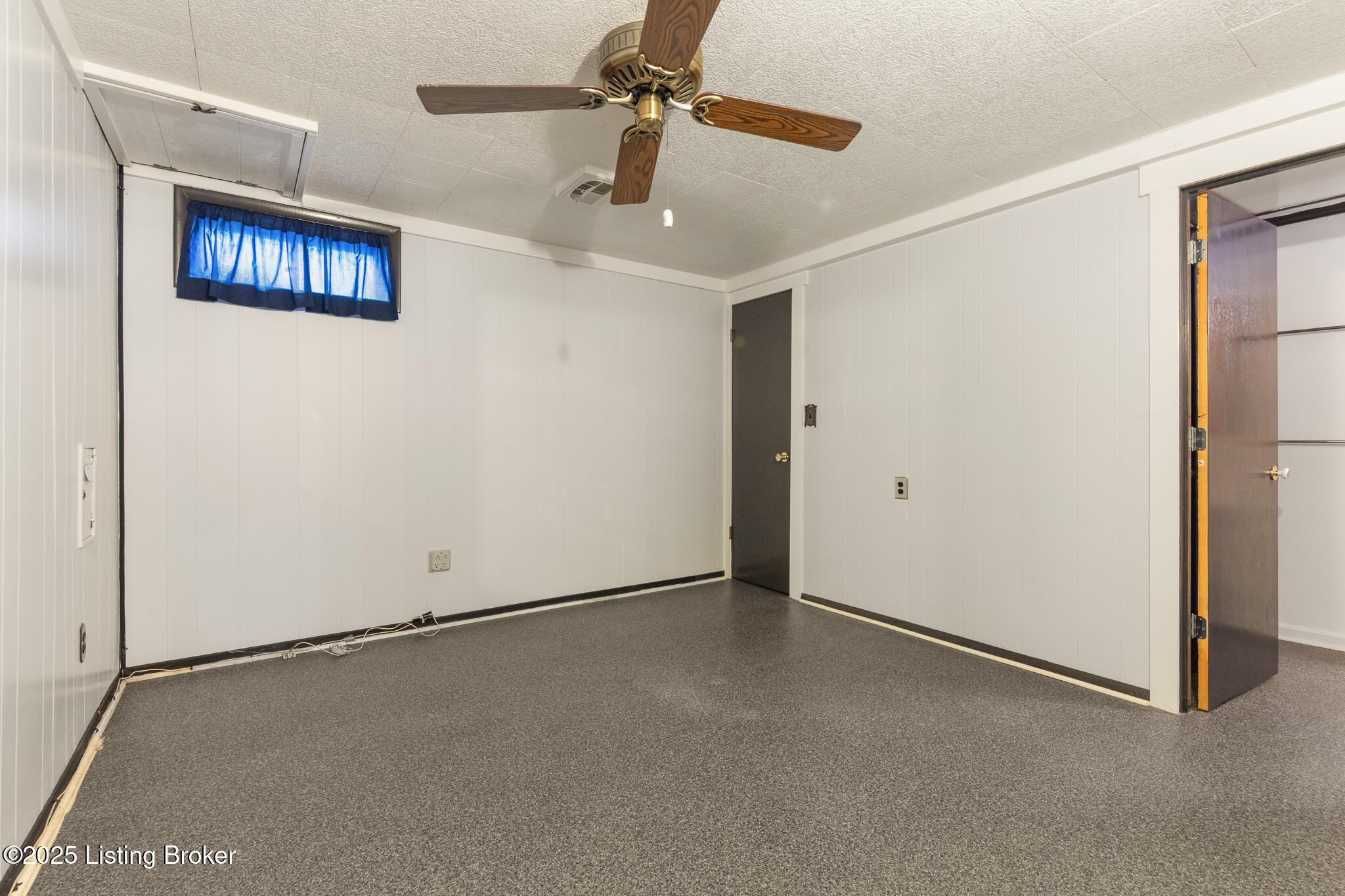 5802 Whispering Hills Blvd