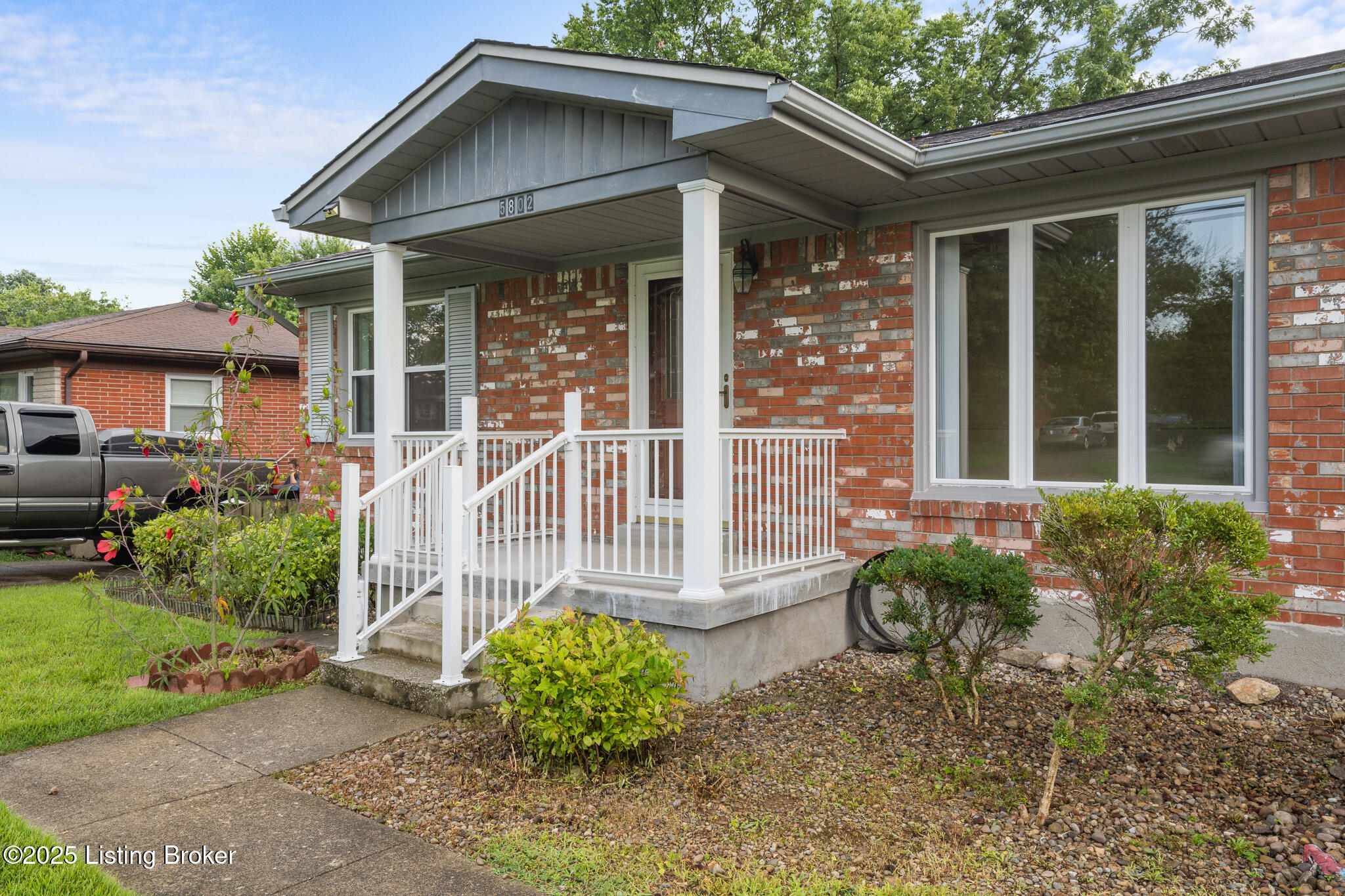 5802 Whispering Hills Blvd