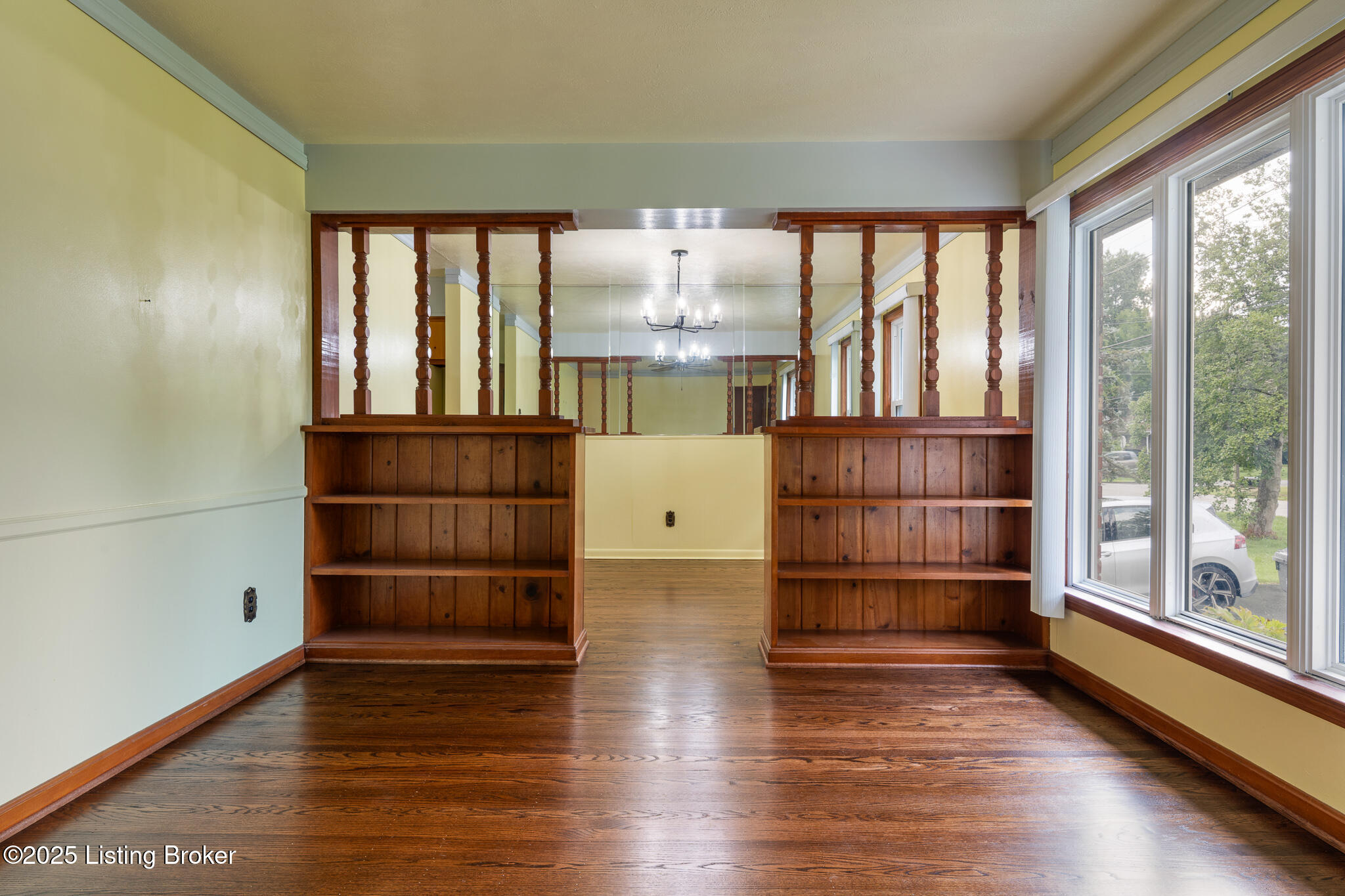 5802 Whispering Hills Blvd