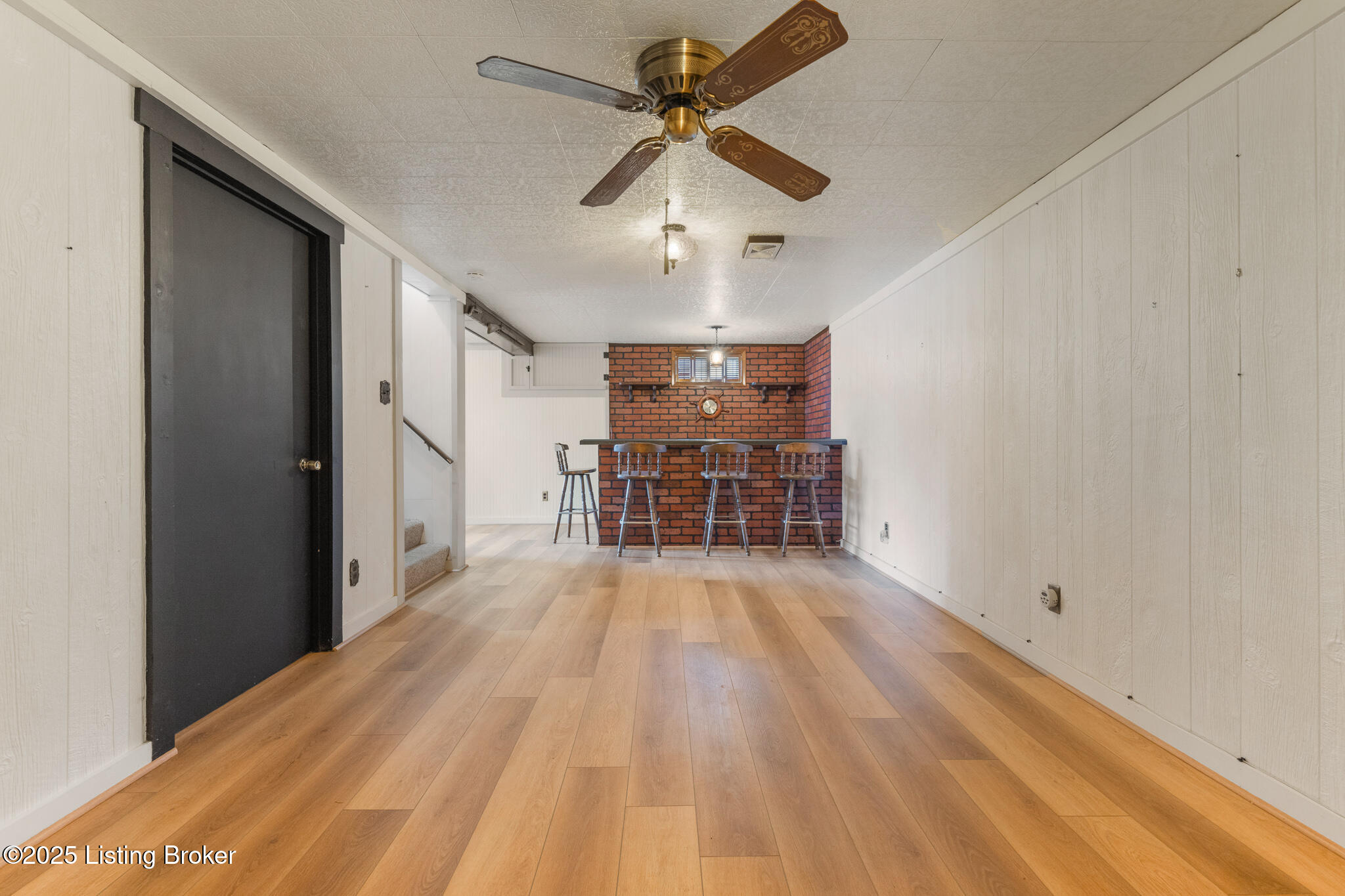 5802 Whispering Hills Blvd