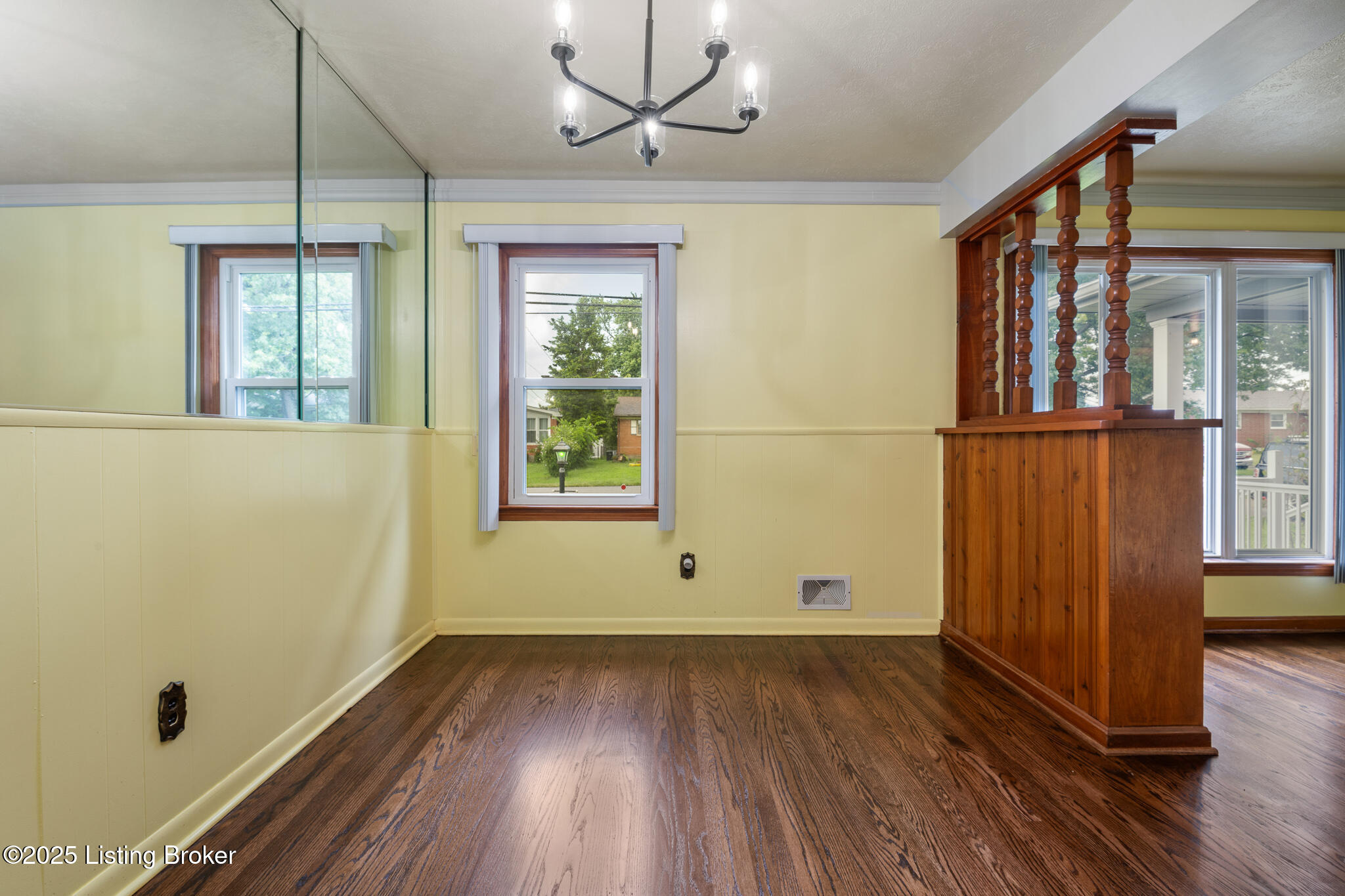 5802 Whispering Hills Blvd