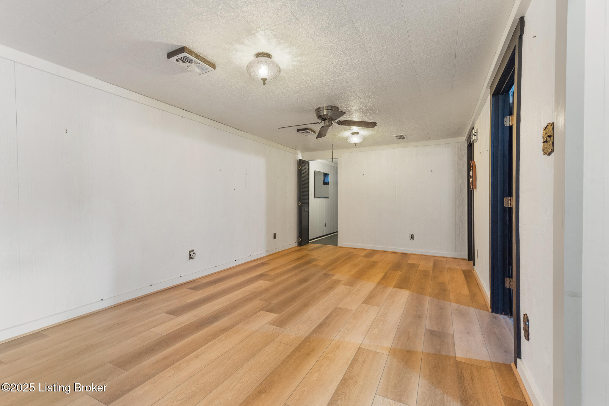 5802 Whispering Hills Blvd