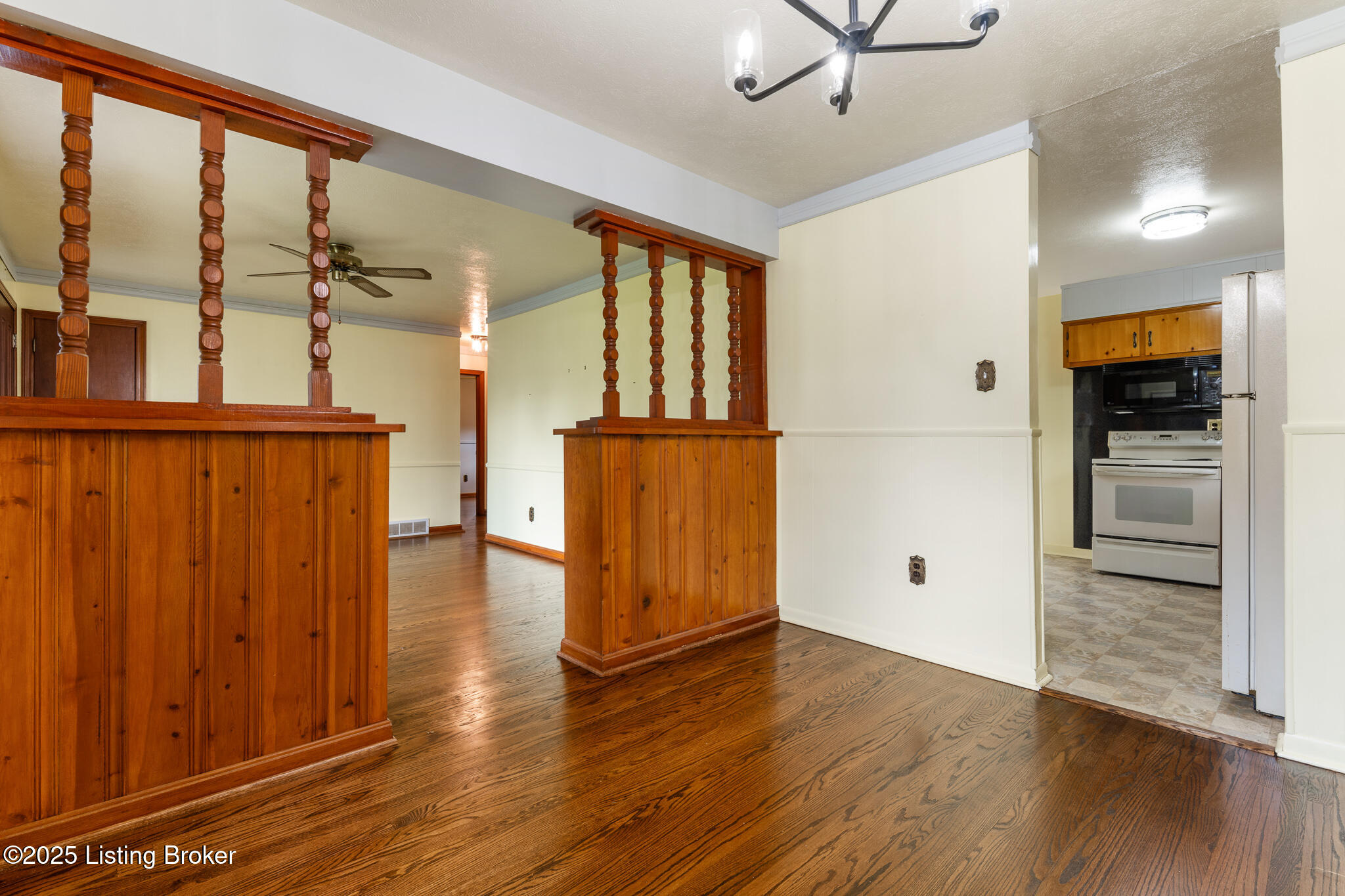 5802 Whispering Hills Blvd