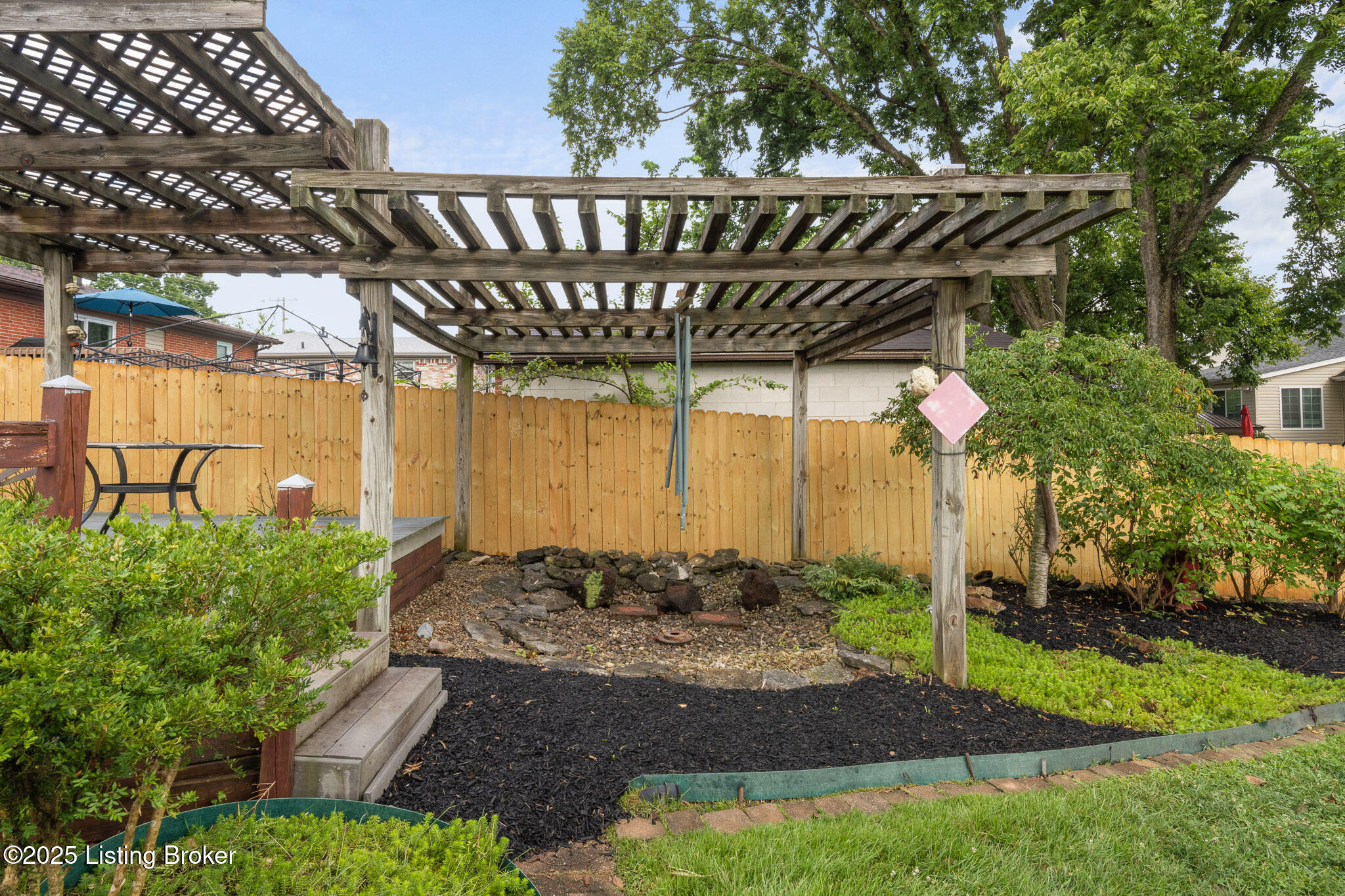 5802 Whispering Hills Blvd