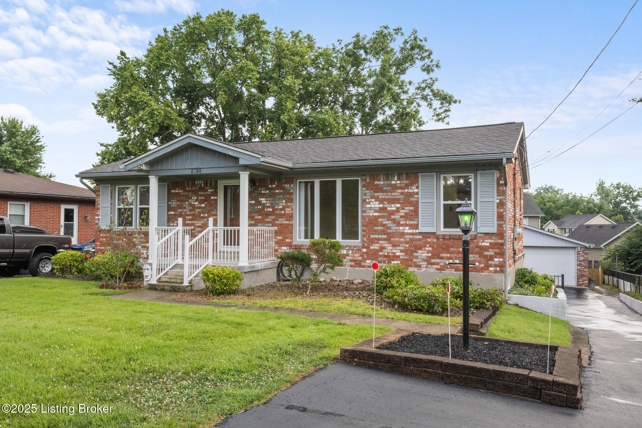 5802 Whispering Hills Blvd