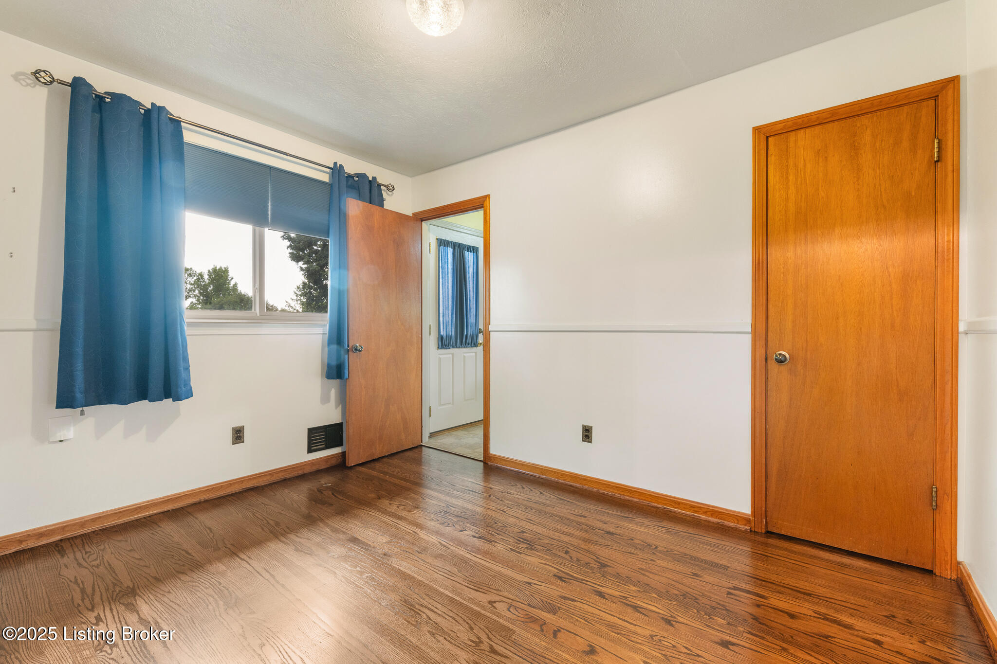 5802 Whispering Hills Blvd