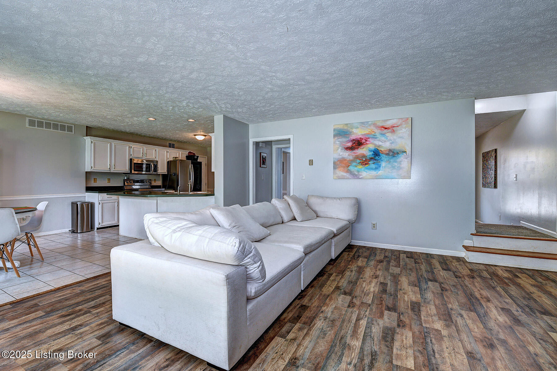4725 Oak Pointe Dr