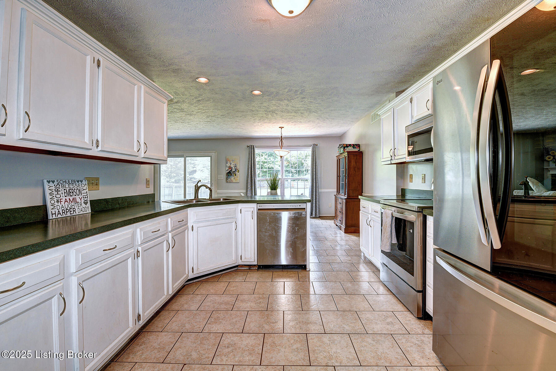 4725 Oak Pointe Dr