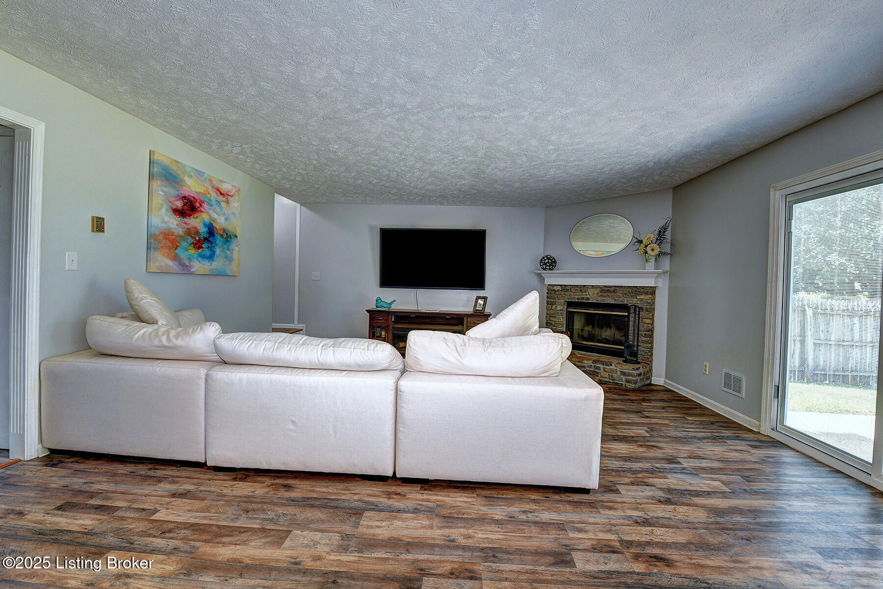 4725 Oak Pointe Dr