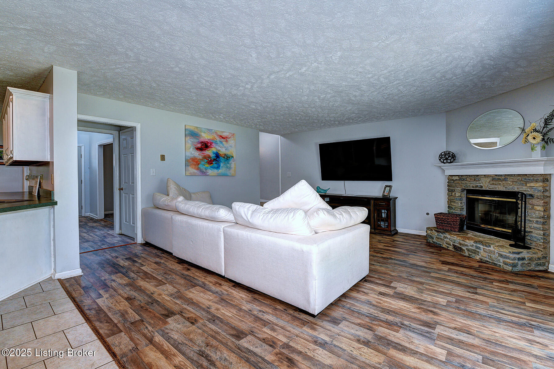 4725 Oak Pointe Dr