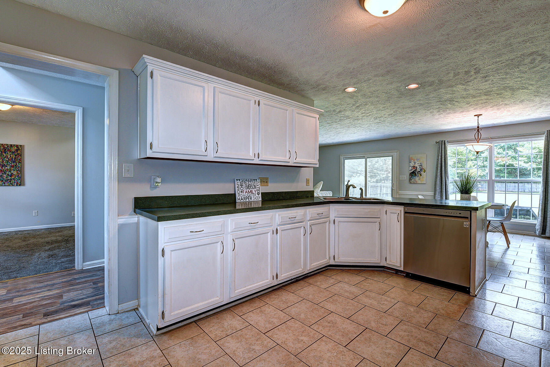 4725 Oak Pointe Dr