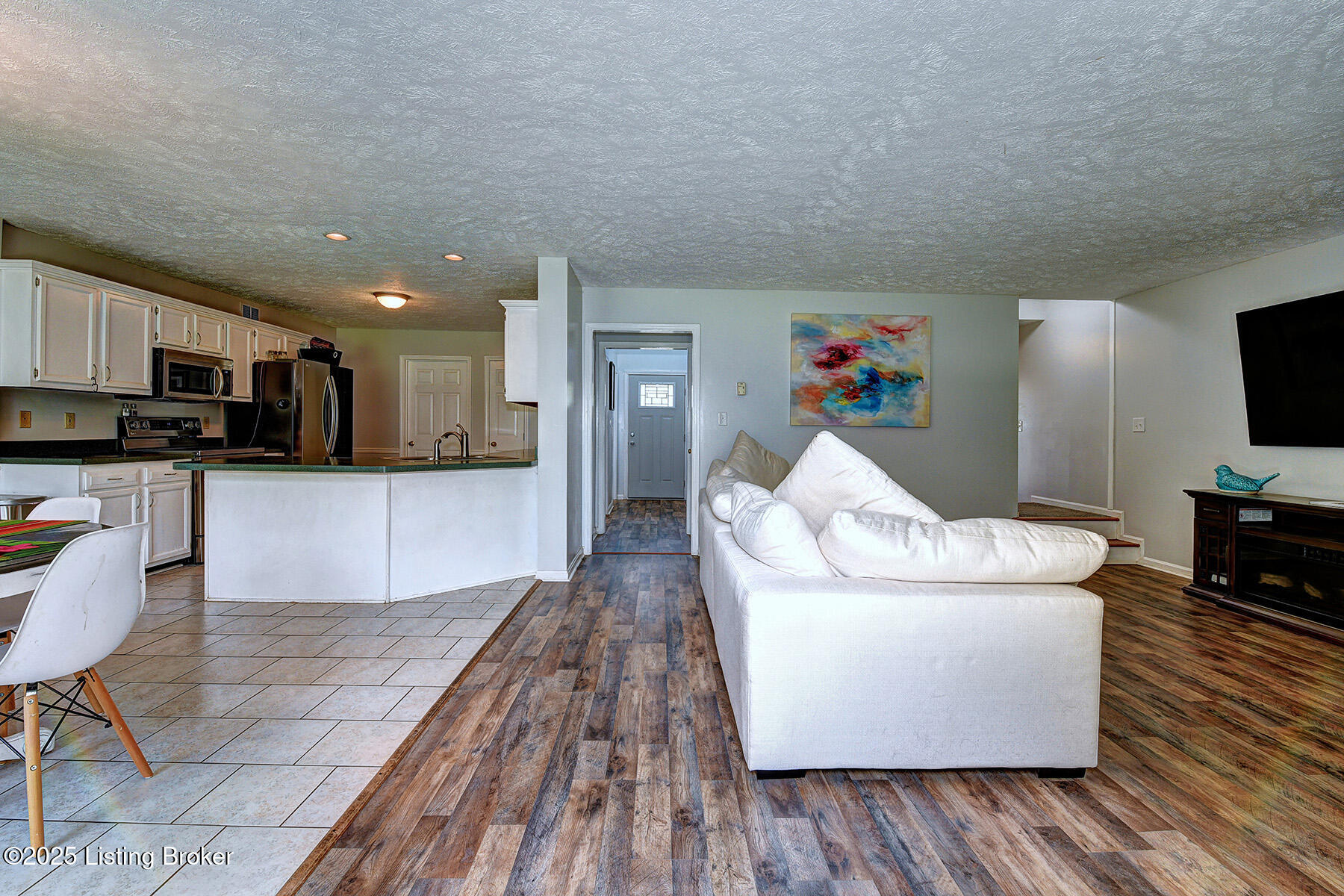 4725 Oak Pointe Dr