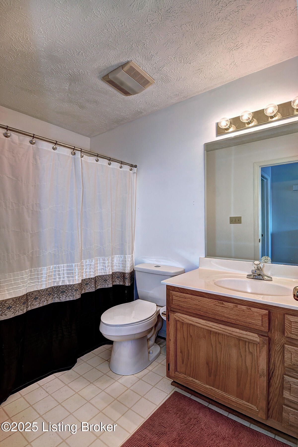 4725 Oak Pointe Dr