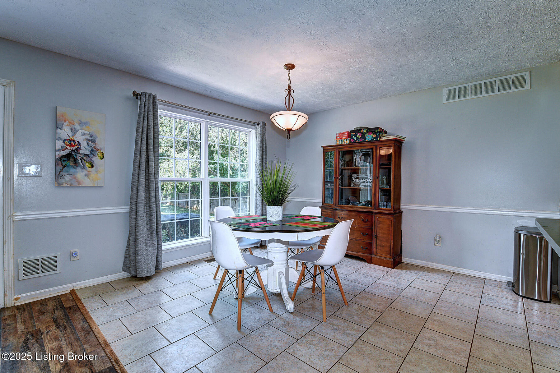 4725 Oak Pointe Dr