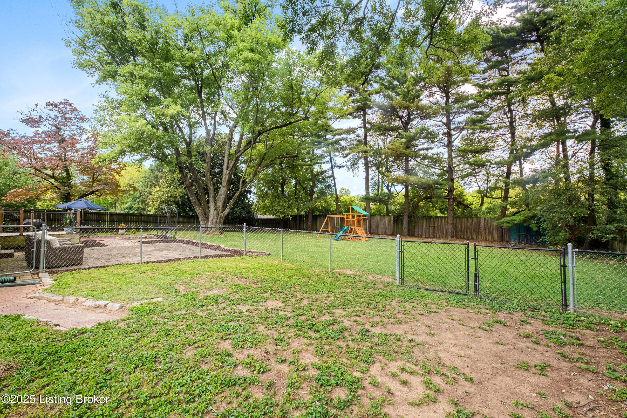 6105 Rodes Dr