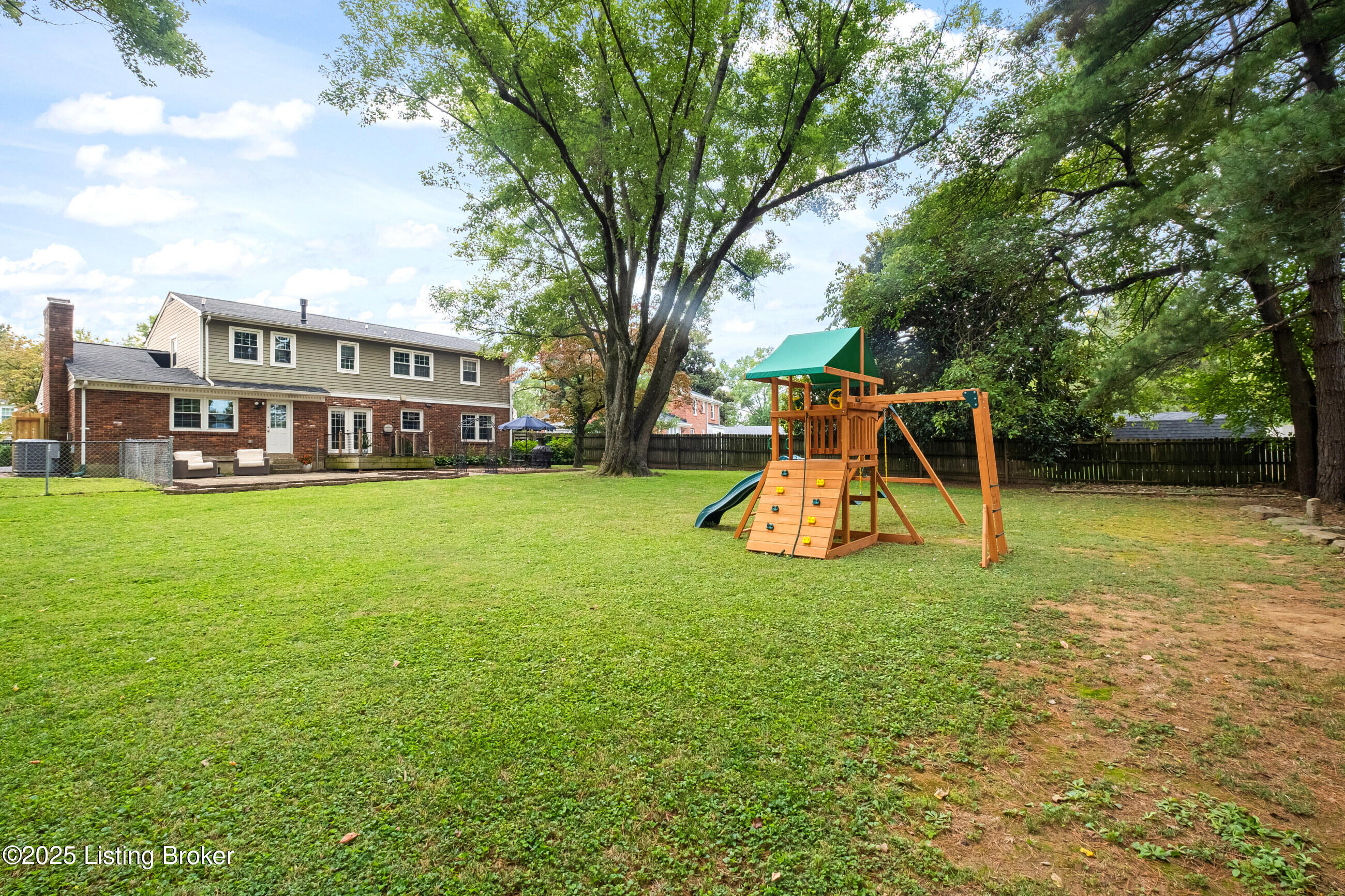 6105 Rodes Dr