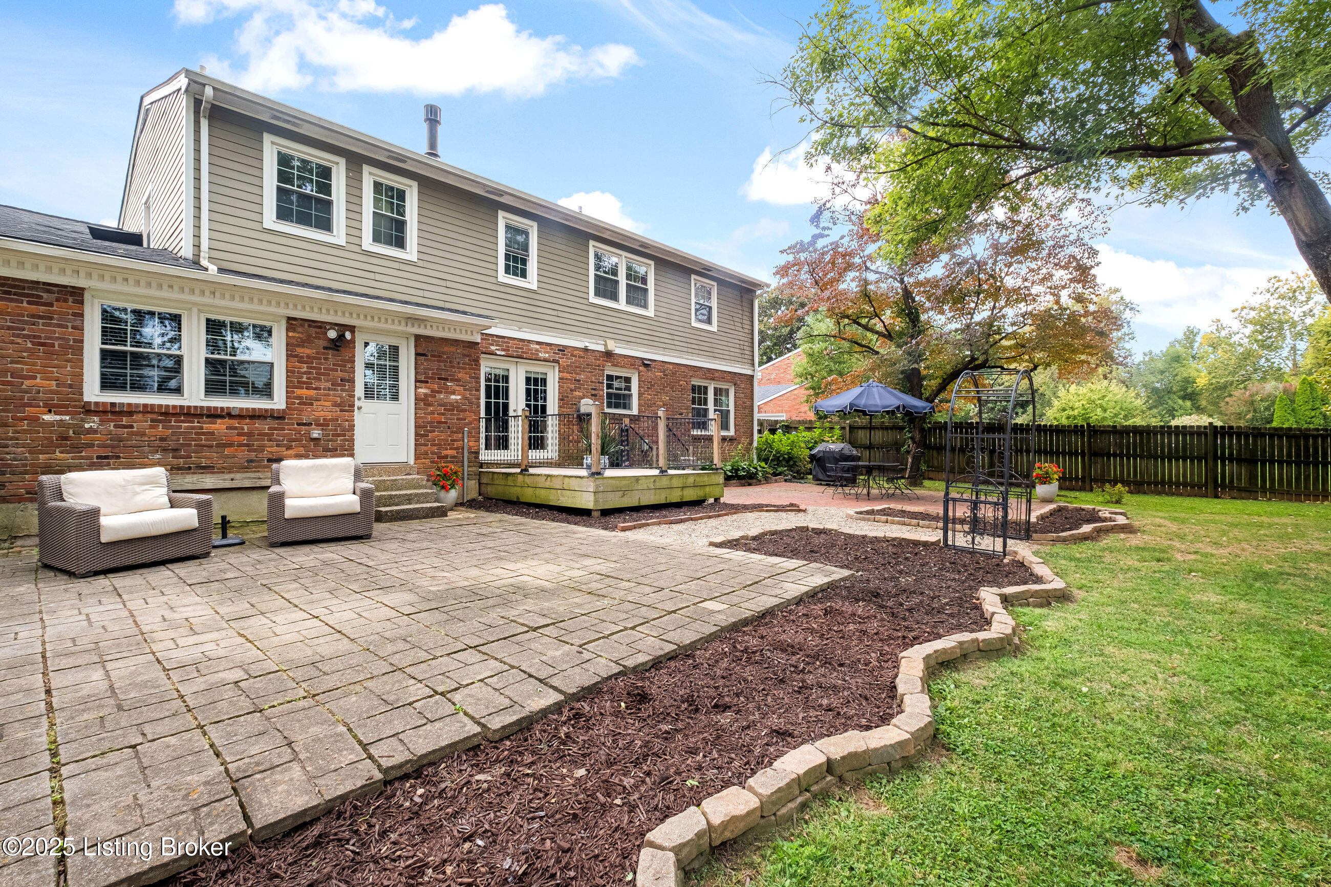 6105 Rodes Dr