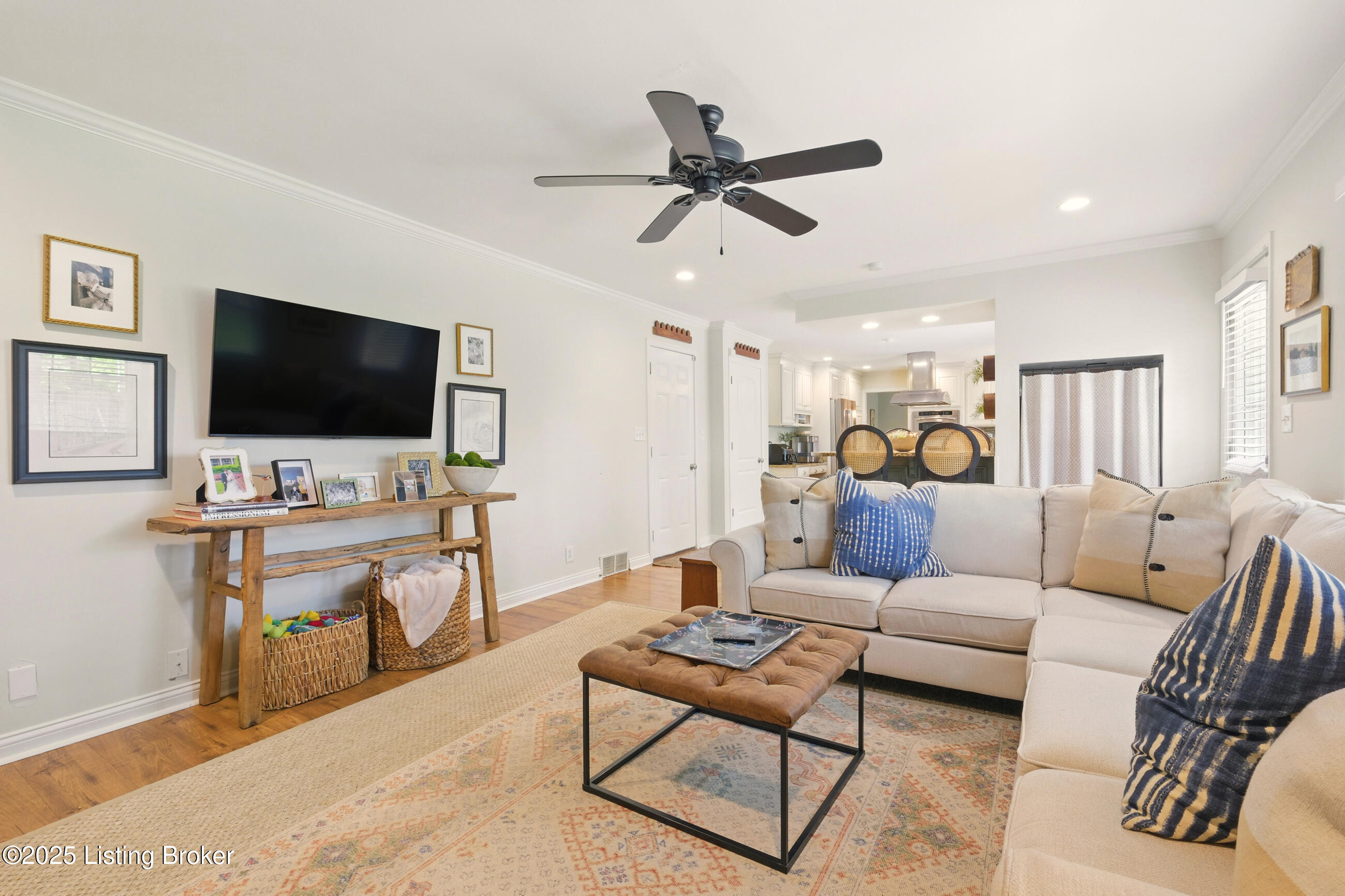 6105 Rodes Dr