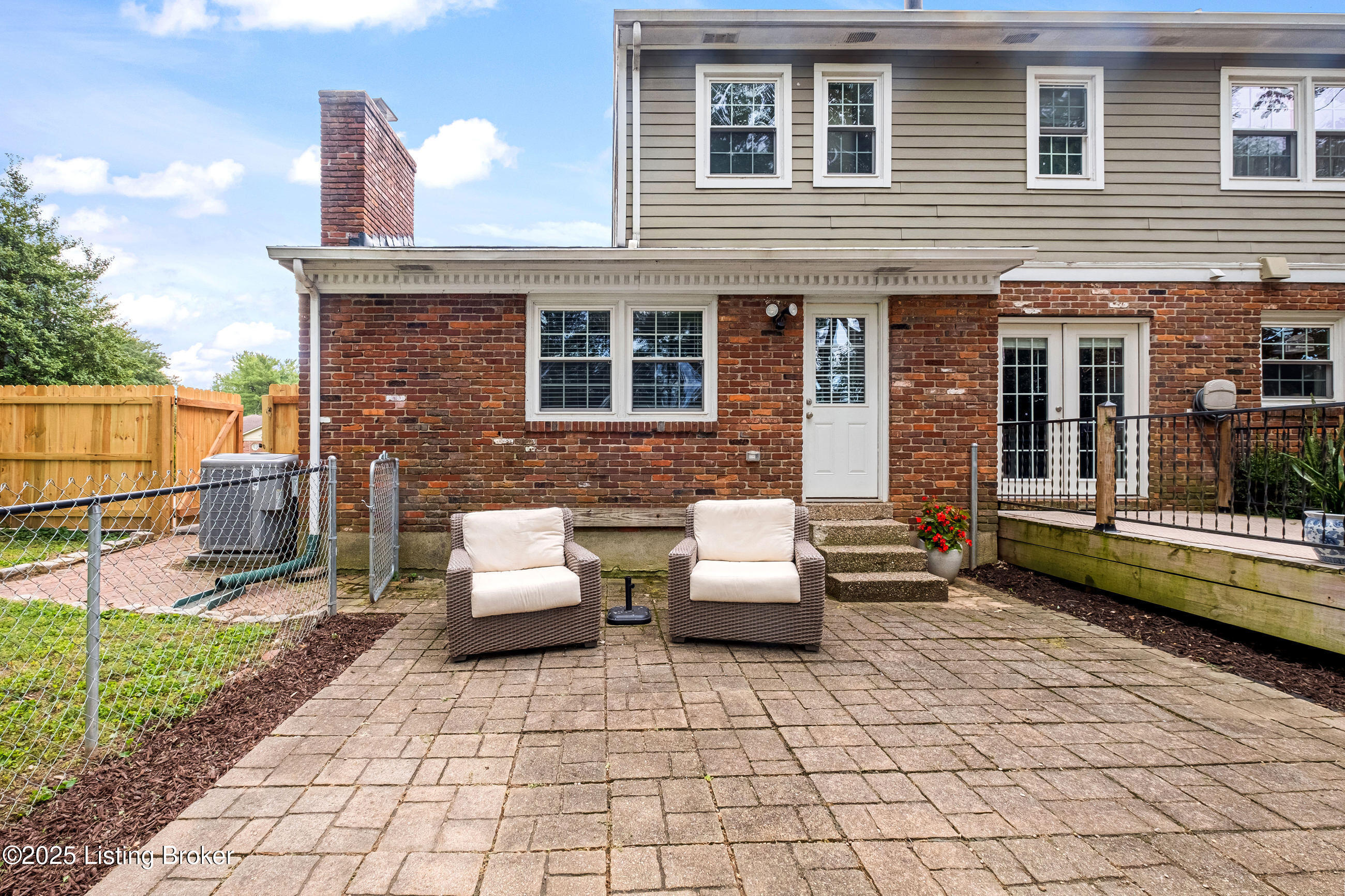 6105 Rodes Dr