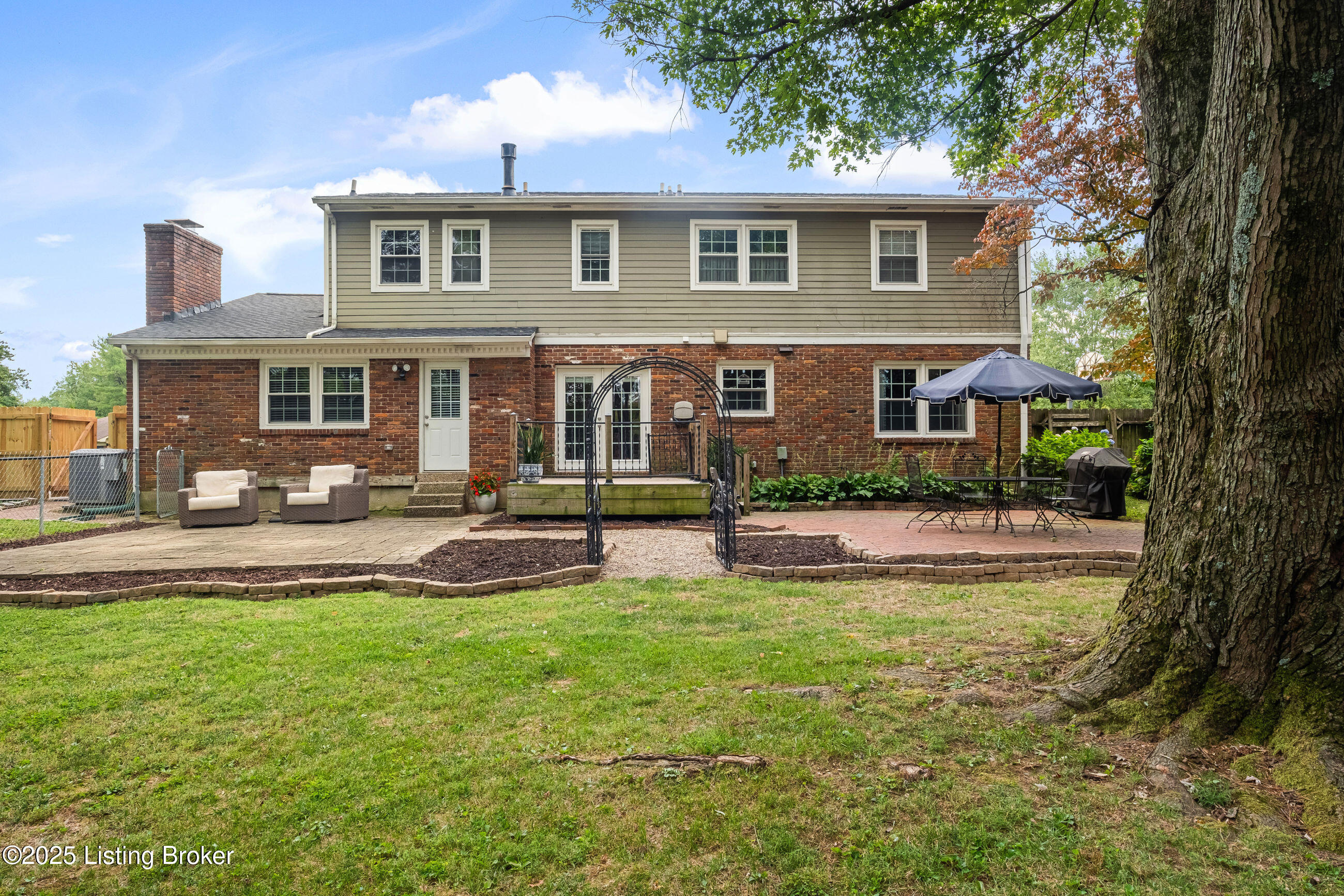 6105 Rodes Dr