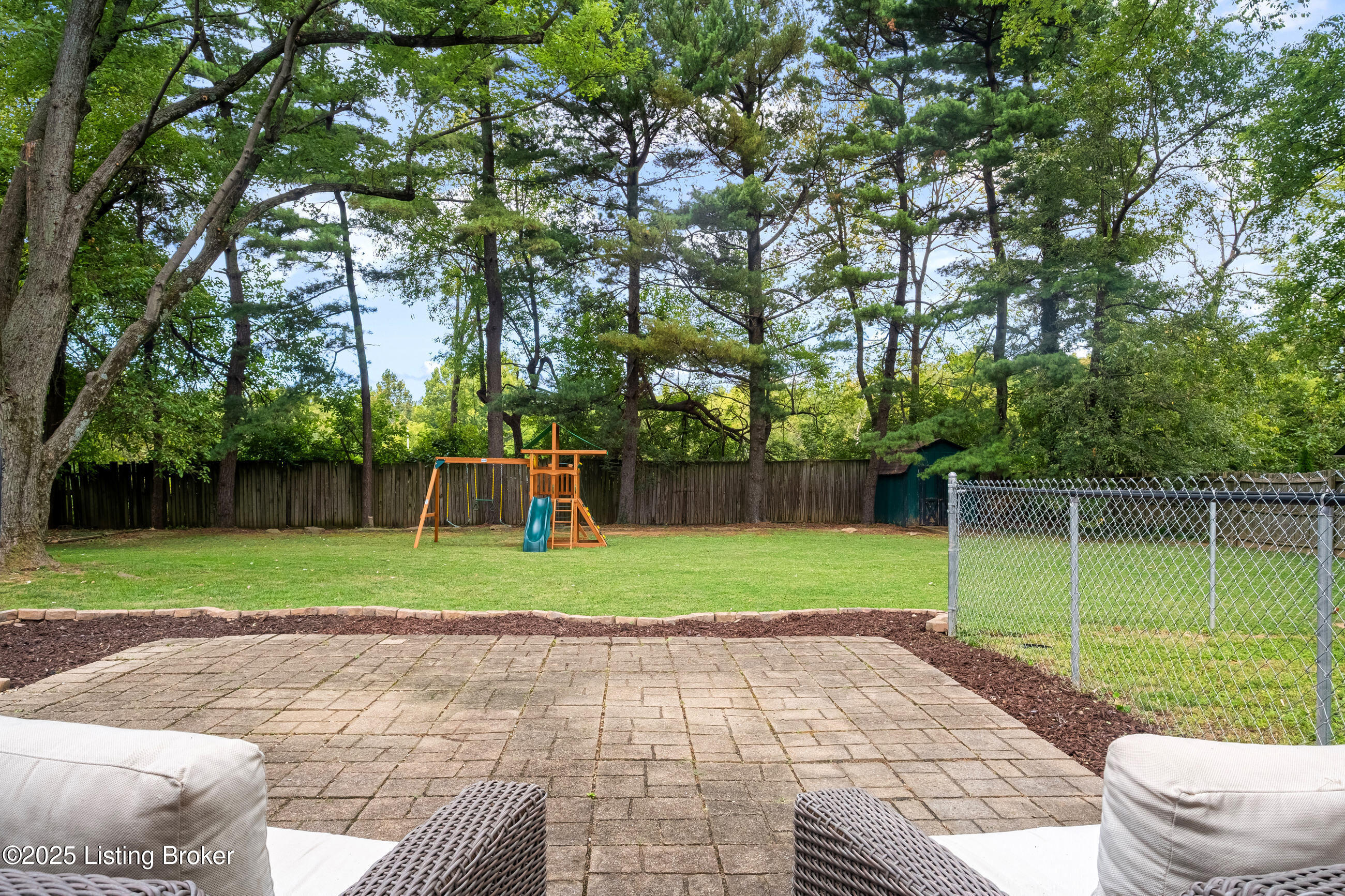 6105 Rodes Dr