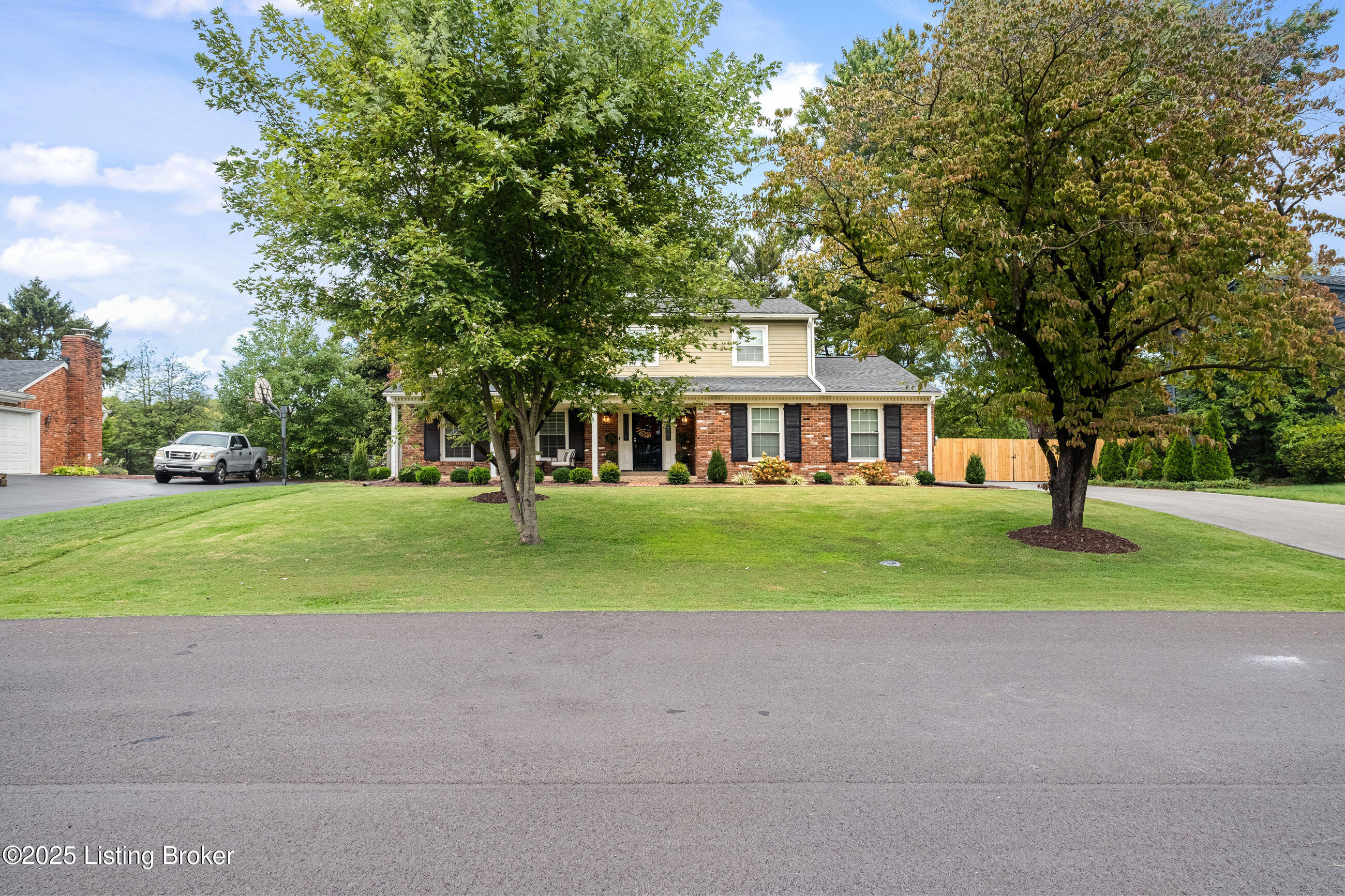 6105 Rodes Dr