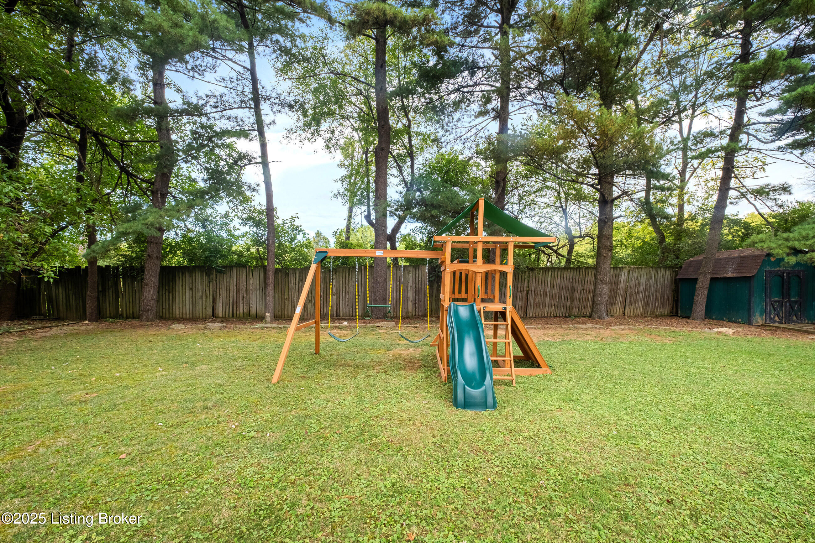 6105 Rodes Dr