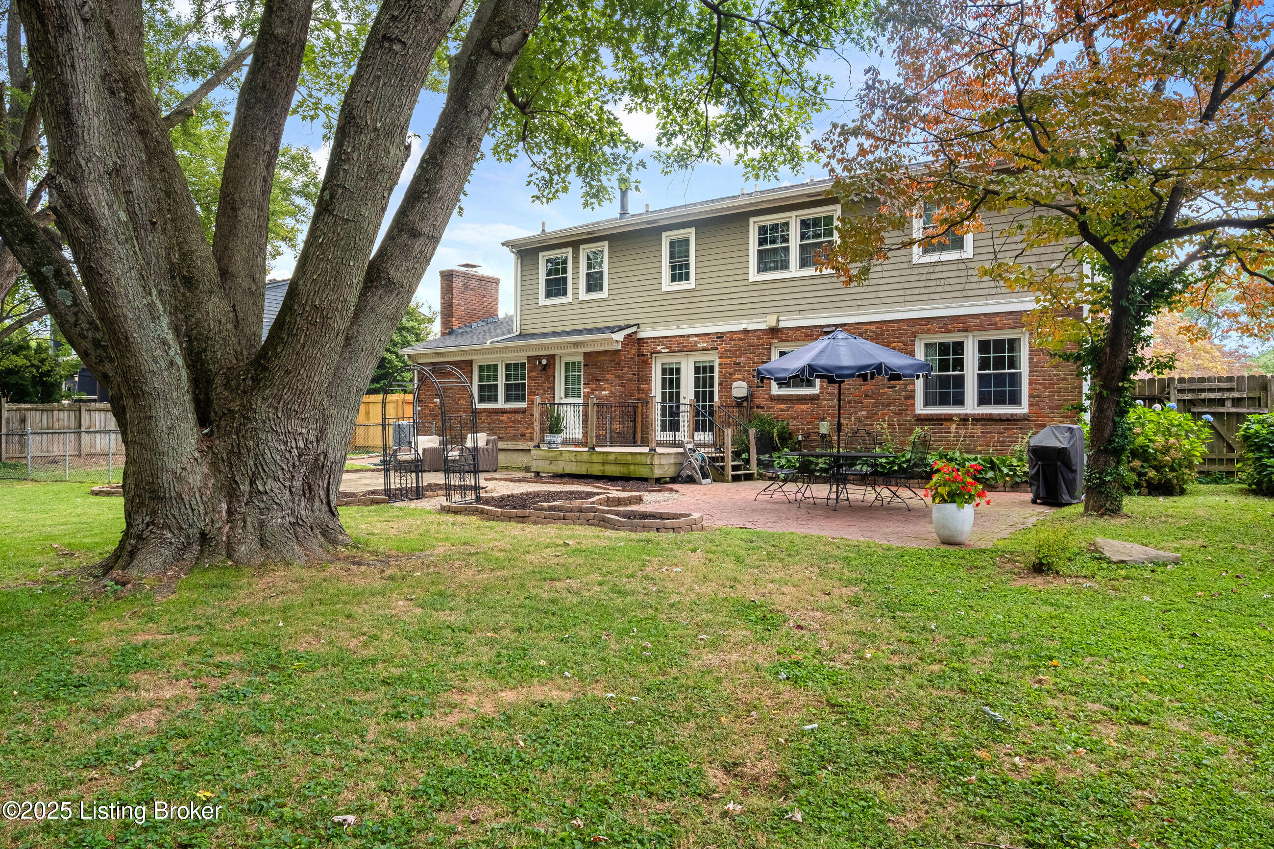 6105 Rodes Dr