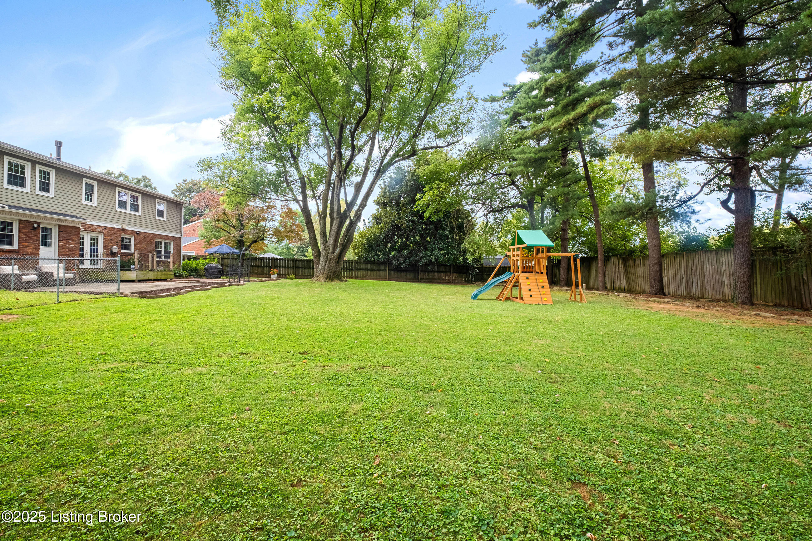 6105 Rodes Dr
