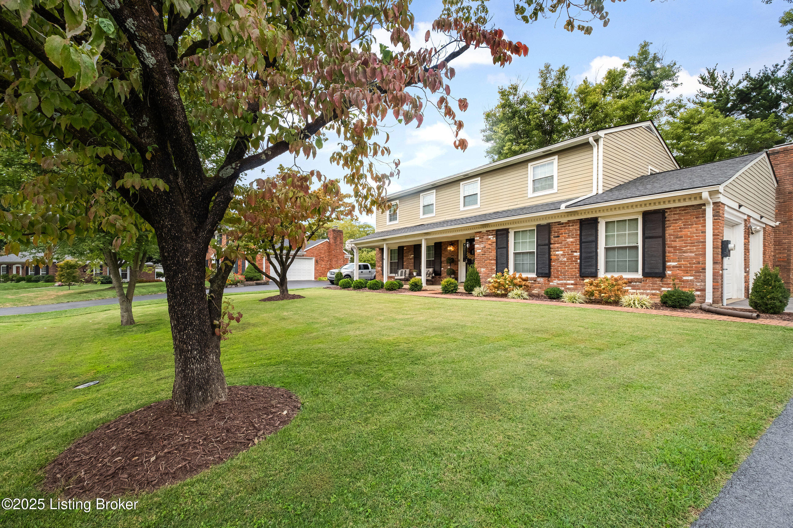 6105 Rodes Dr