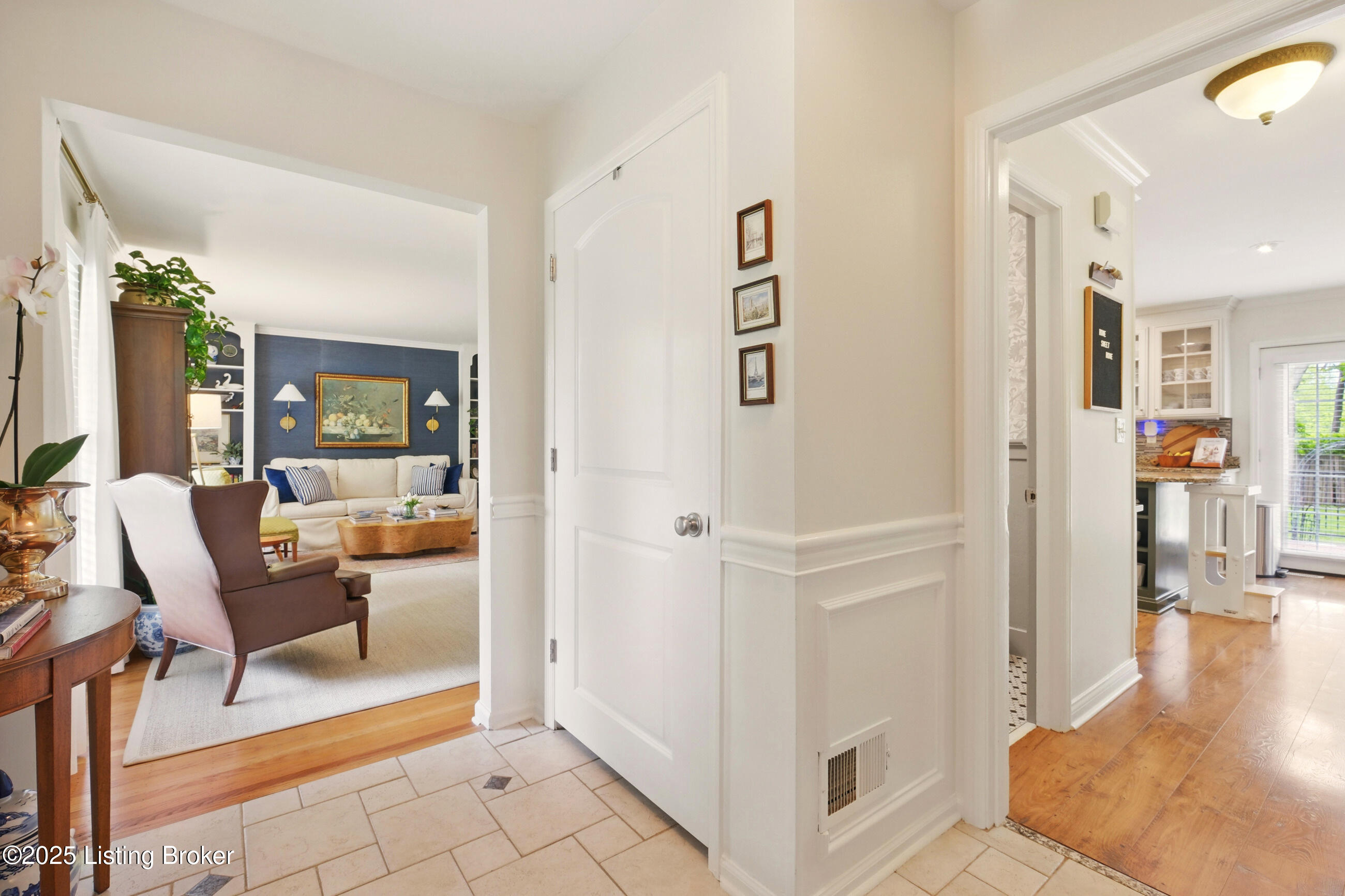 6105 Rodes Dr