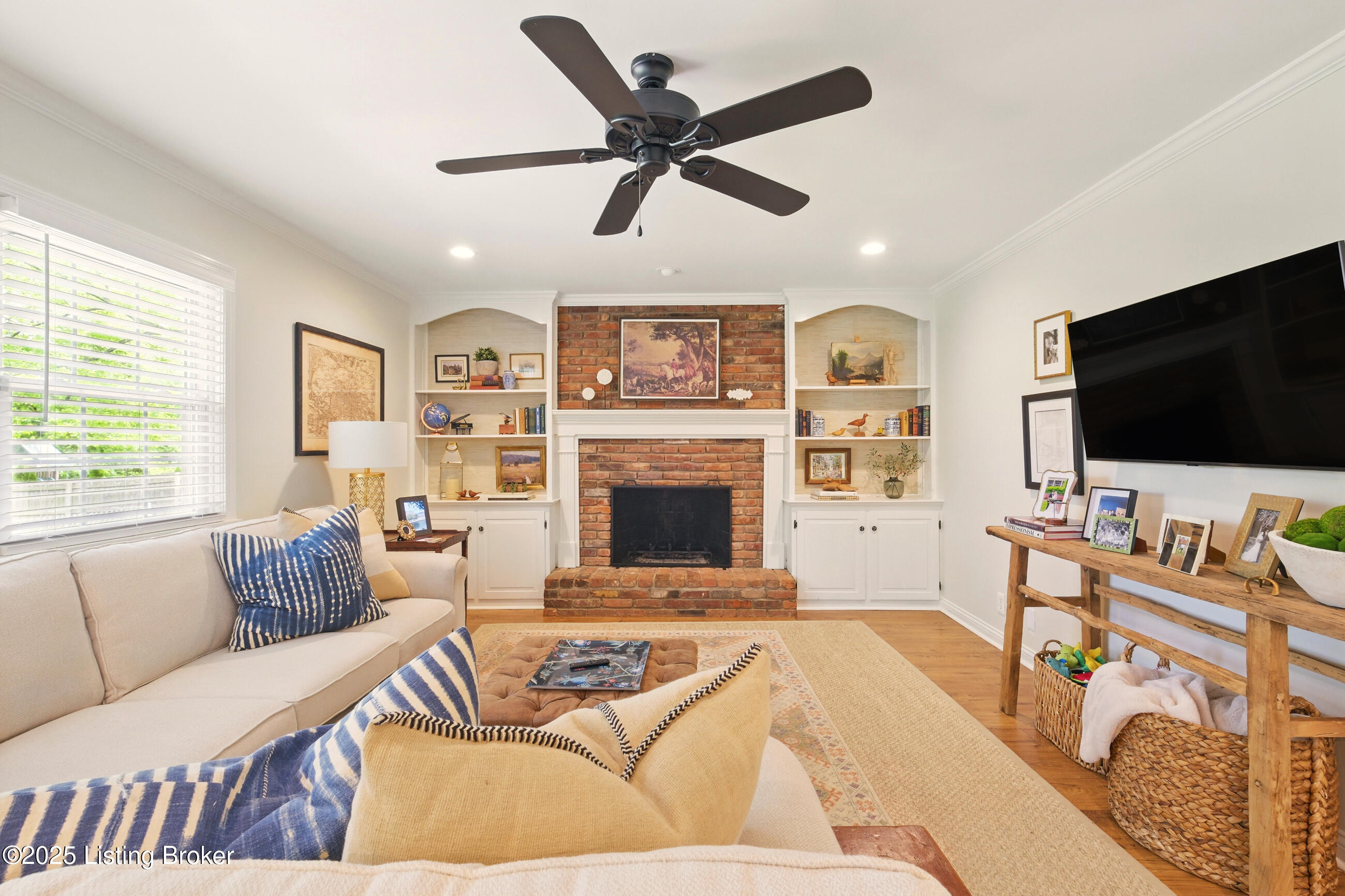 6105 Rodes Dr