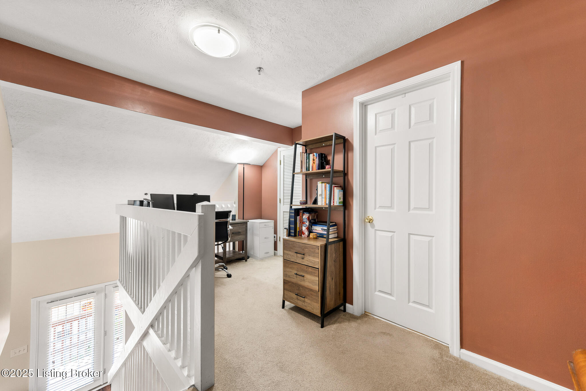 1154 Neon Way