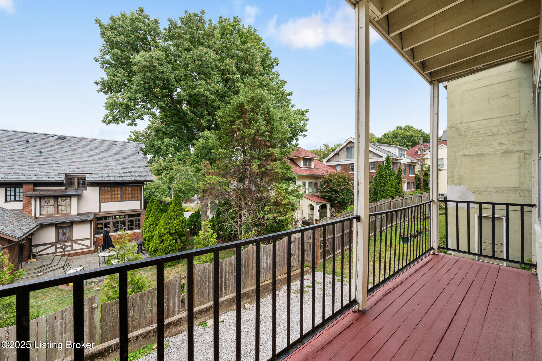 2163 Sherwood Ave